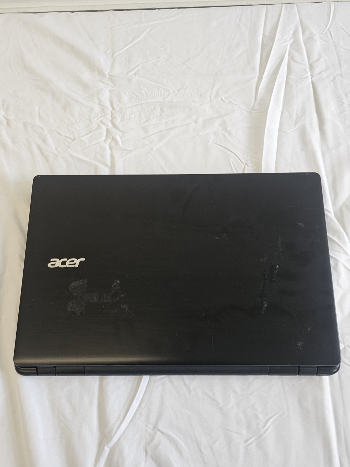 Acer E5-551 Laptop – AMD Radeon R5 – 6GB RAM – 750GB – BAD BATT – Win 10 – READ
