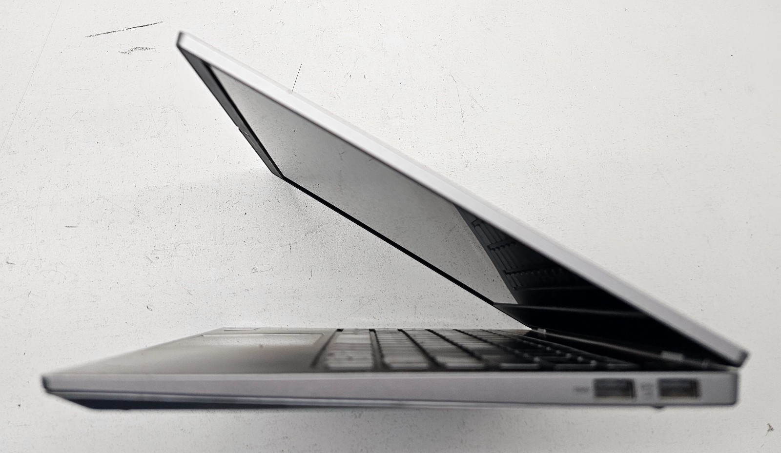 Lenovo ThinkBook 14s-IWL 14″ Laptop Intel Core i7-8565U NO RAM/HD/OS/POWER (FL)