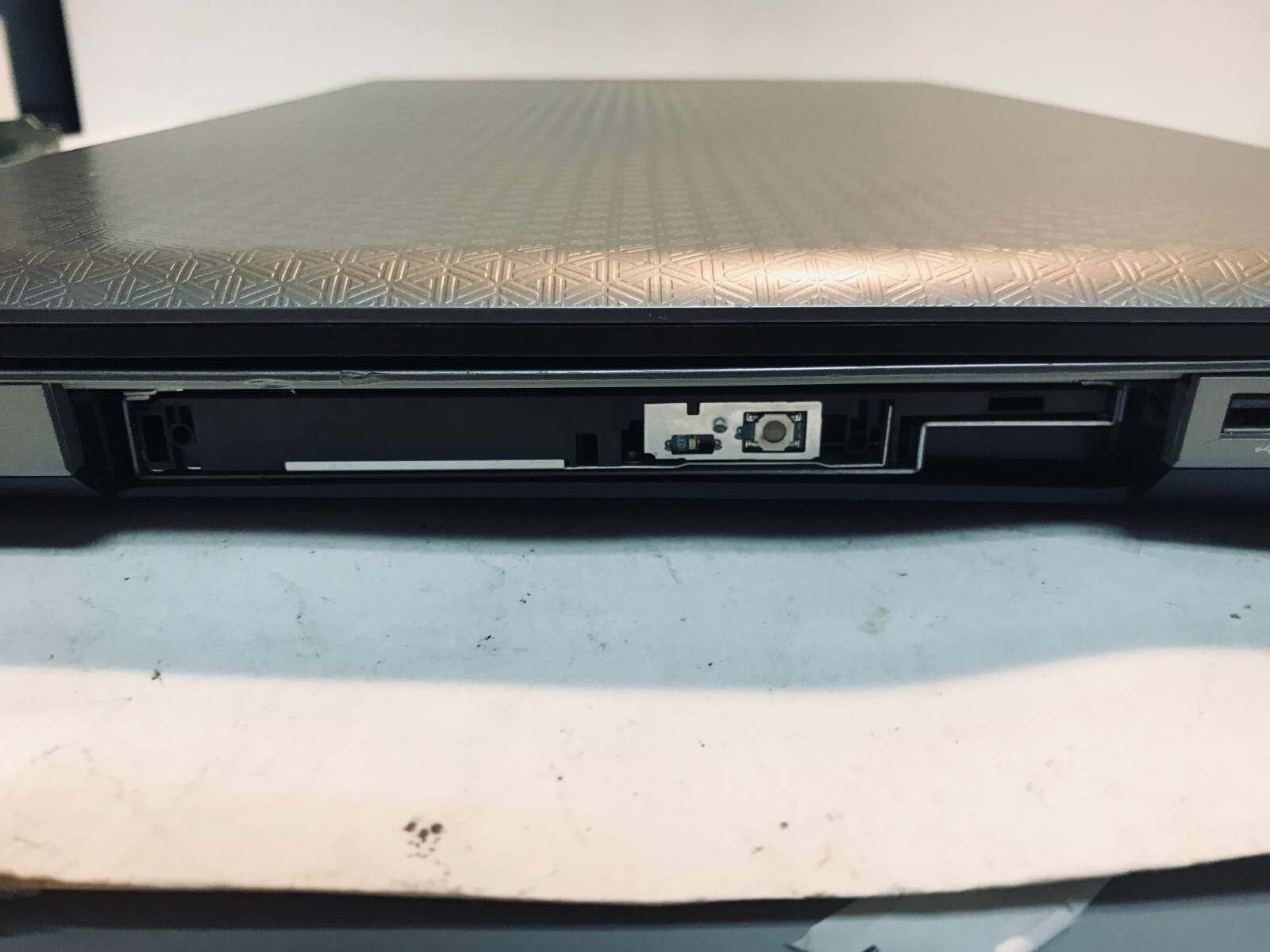 HP G72-227WM 17.3″ / Intel Pentium UNTESTED NO BATTERY