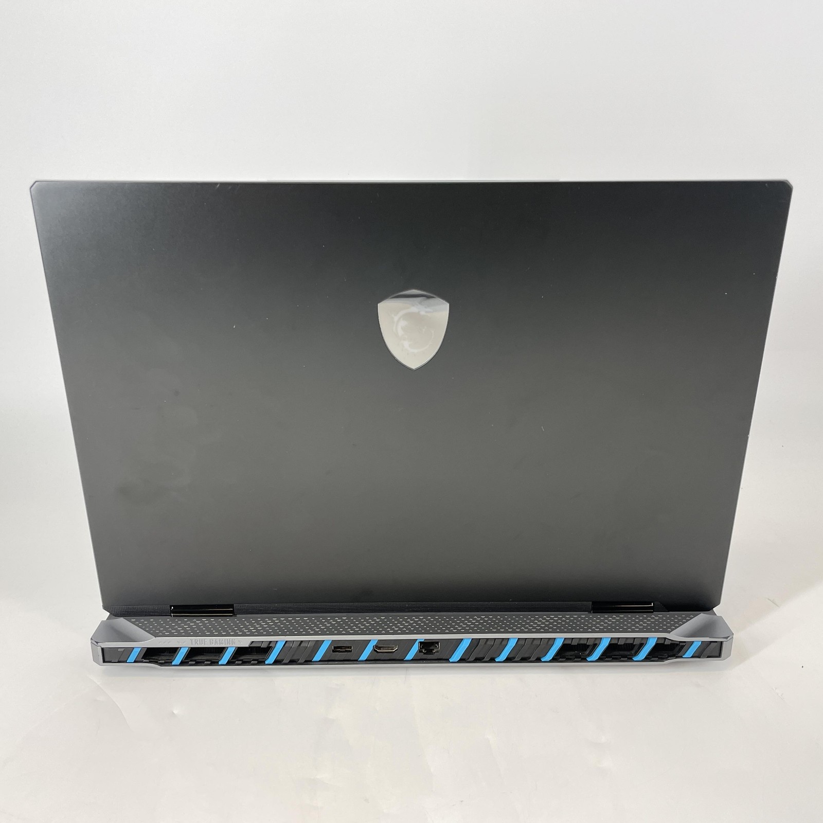MSI Titan 18 HX UHD+ 2.2GHz i9-14900HX 128GB 512GB/1TB NVIDIA RTX 4090 Very Good
