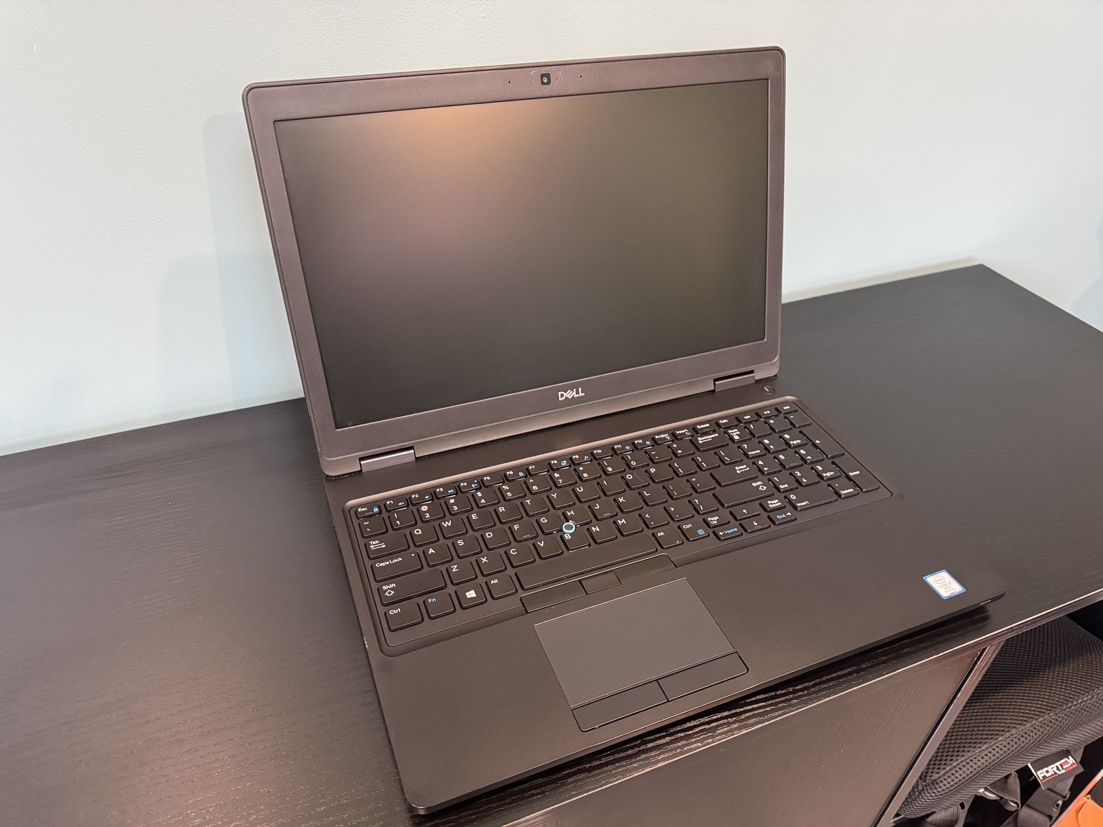Dell Latitude 5590 Intel Core i7-8650U 16GB RAM 256GB SSD Windows 11 Pro Laptop