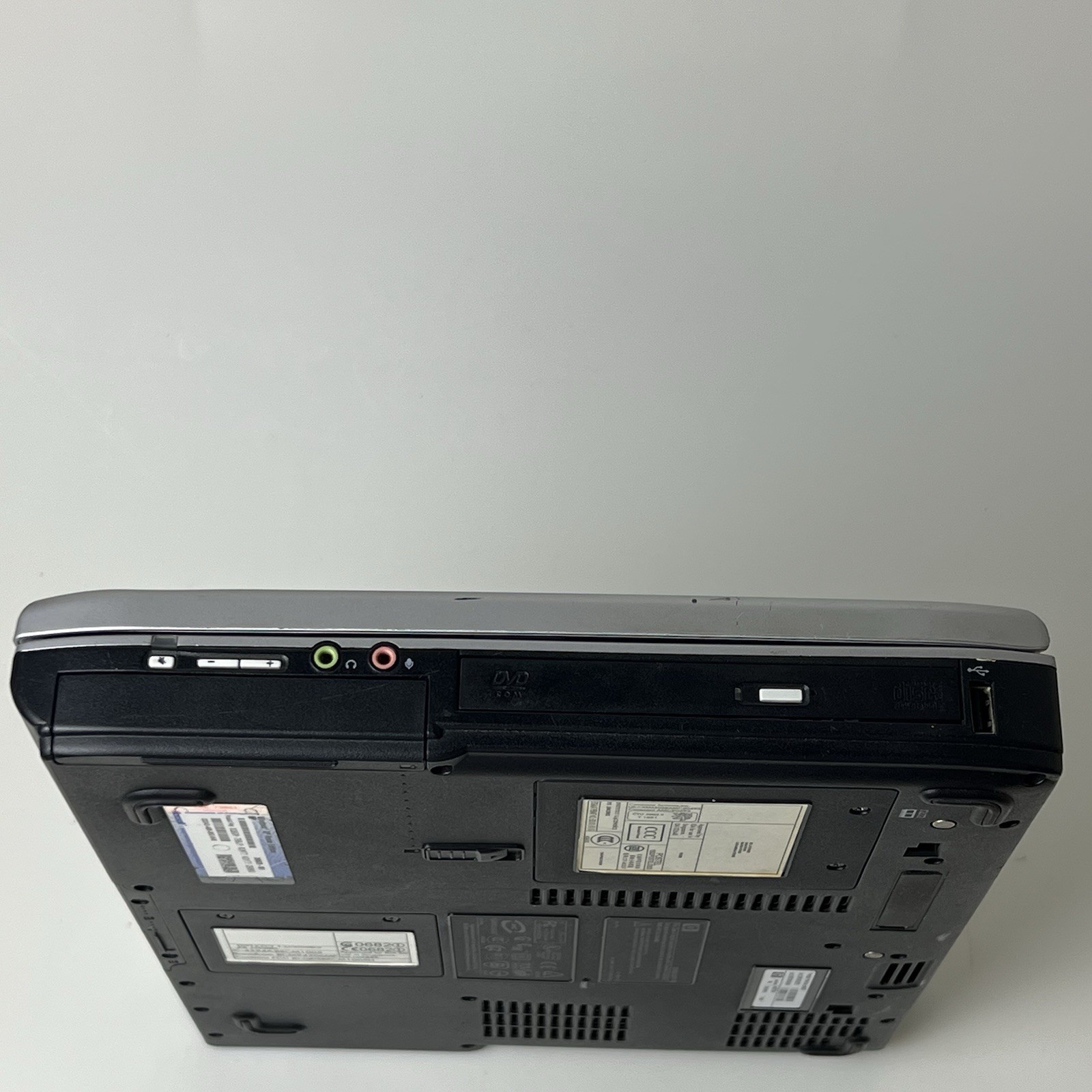 HP Pavilion ze5500 ze5575sr Laptop Pentium 4 XP 40GB IDE 256MB DVD Parts