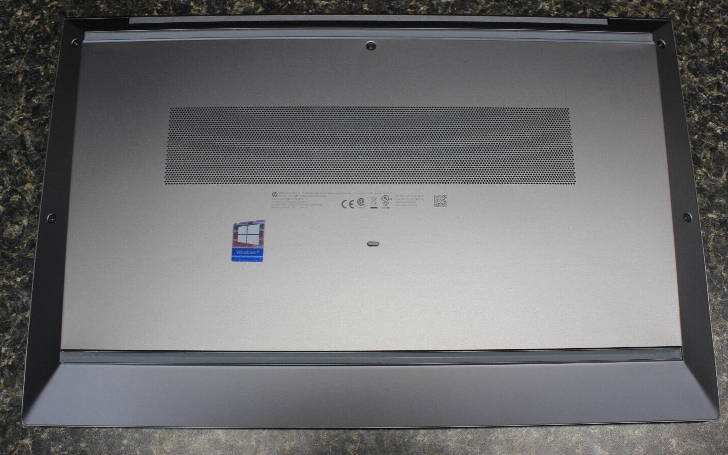 HP ZBook Firefly 15G7 Mobile WS I7-10610U 256GB NVME 16GB DDR4 Nvdia