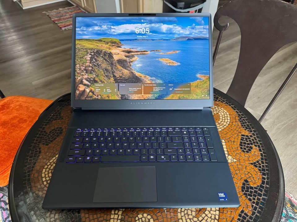 Alienware RTX 5070 Ti Ultra 9 32GB 2TB 18″ 300Hz Light Use Excellent Condition