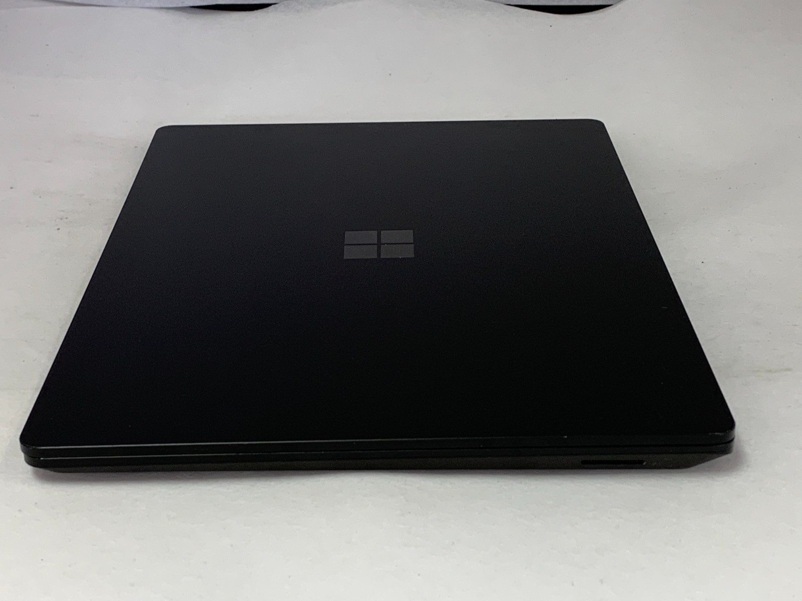 Microsoft Surface Laptop 5 1951 13.5″ i7-1255U 2.60GHz 16GB RAM 512GB SSD W11P