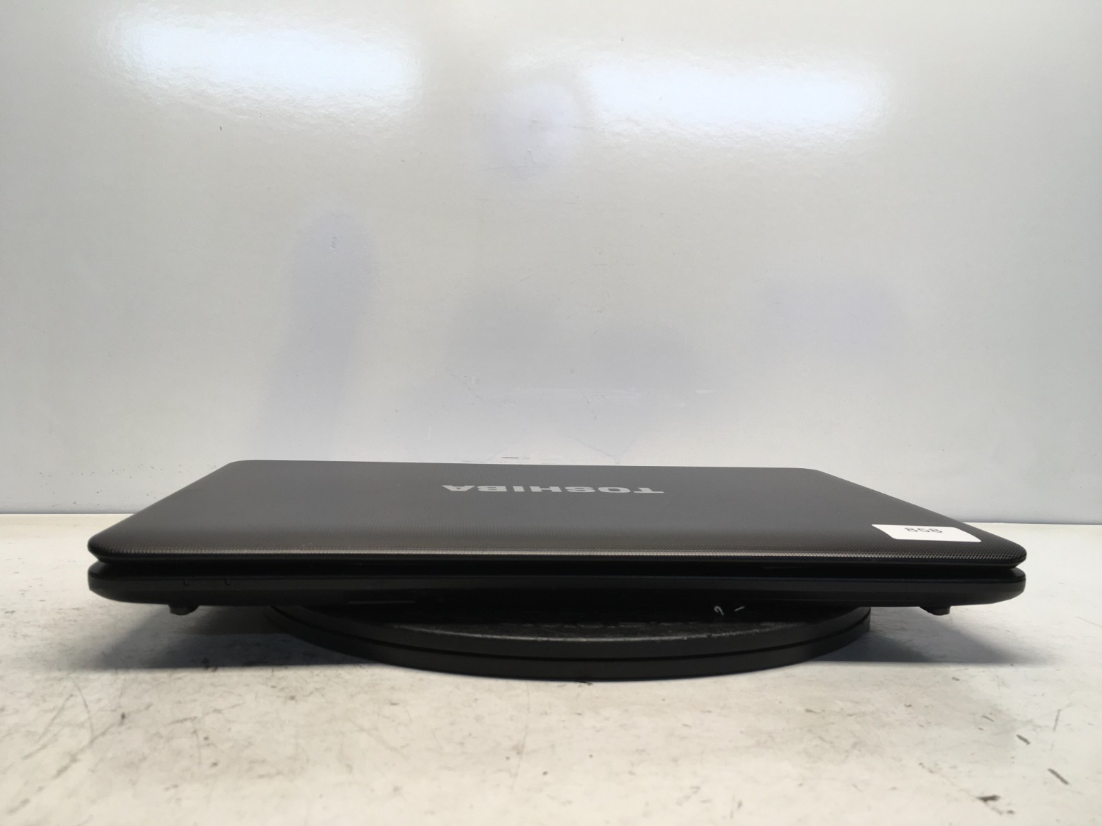 Toshiba Satellite C655D-S5200 AMD C-50 1GHz 4 GB NO HDD/Batt Hinge DMG