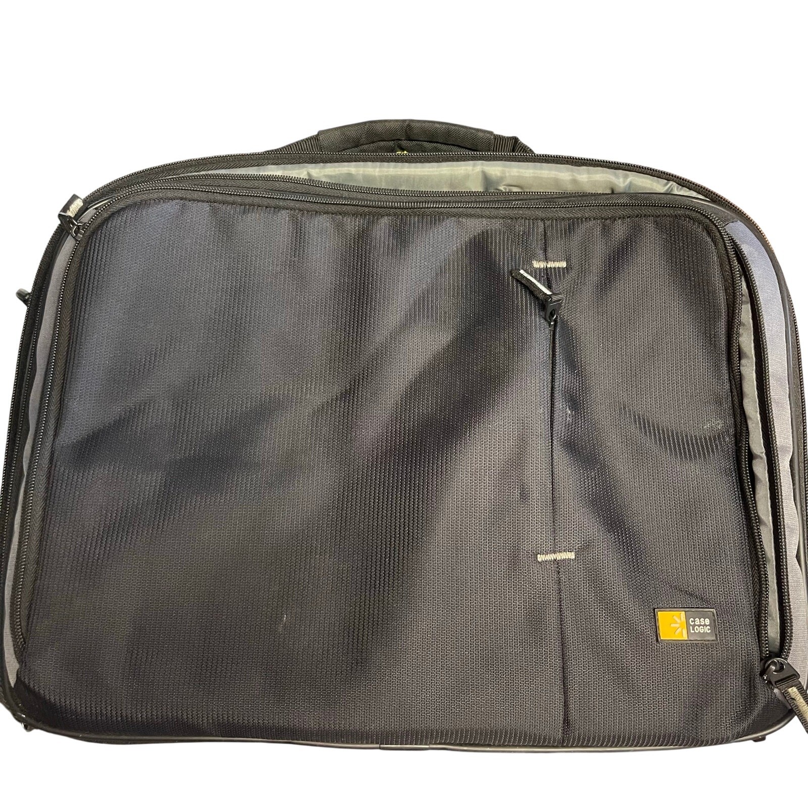 Toshiba Satellite C655 PARTS ONLY Laptop and Carrying Bag PLEASE READ