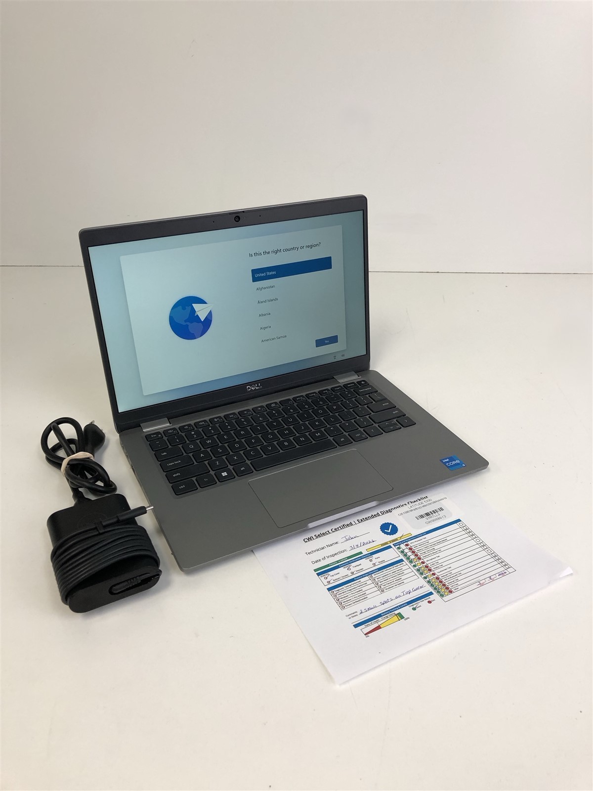 Dell Latitude 5330: Intel Core i5-1235U 1.3GHz – 8GB – 256GB (SELECT)