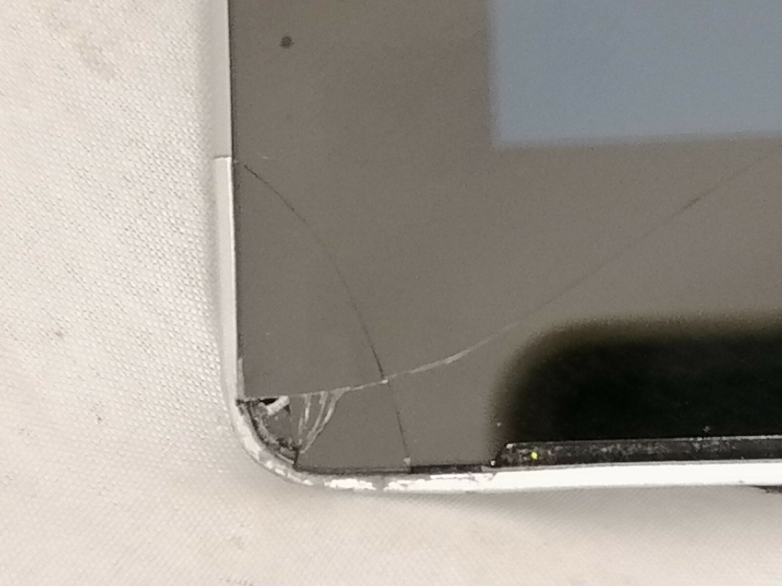 Microsoft Surface Pro 3 Core i7-4650U/8GB/512GB Cracked Digitizer, No Touch