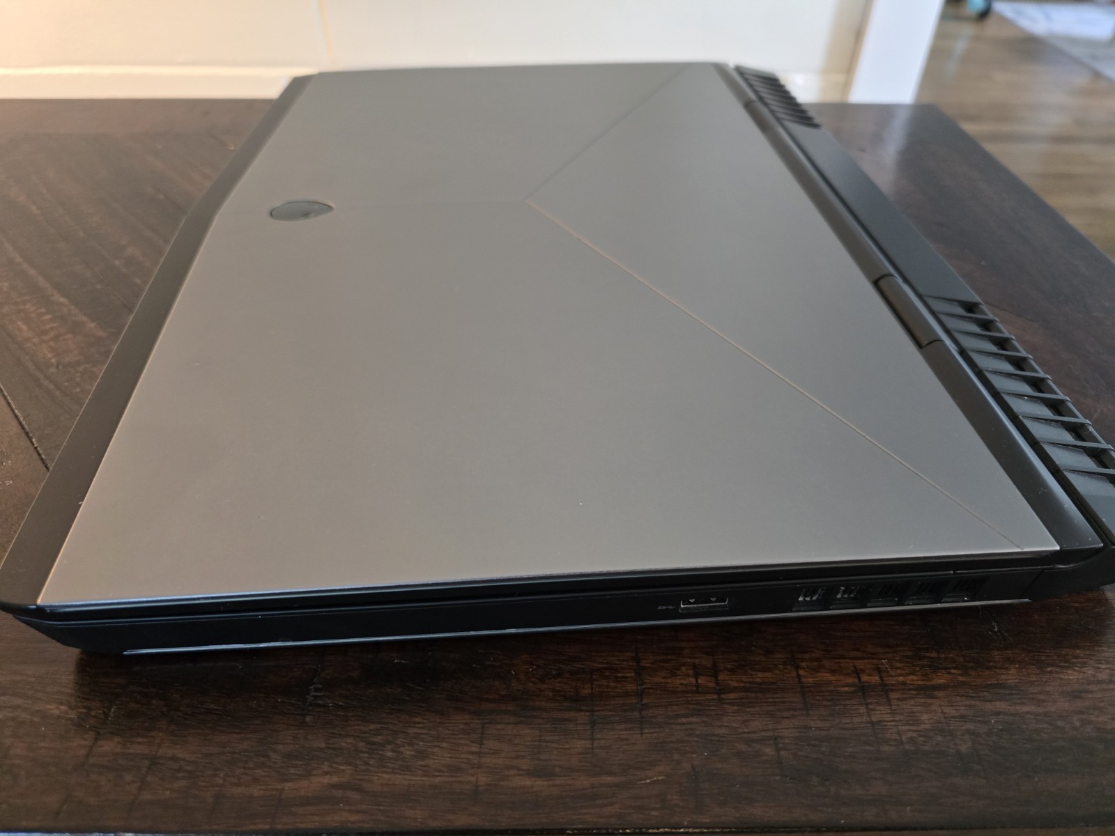 Alienware 17 R5 Laptop I7-8750H, 16GB RAM, GTX 1070, 1TB HDD/512 SSD