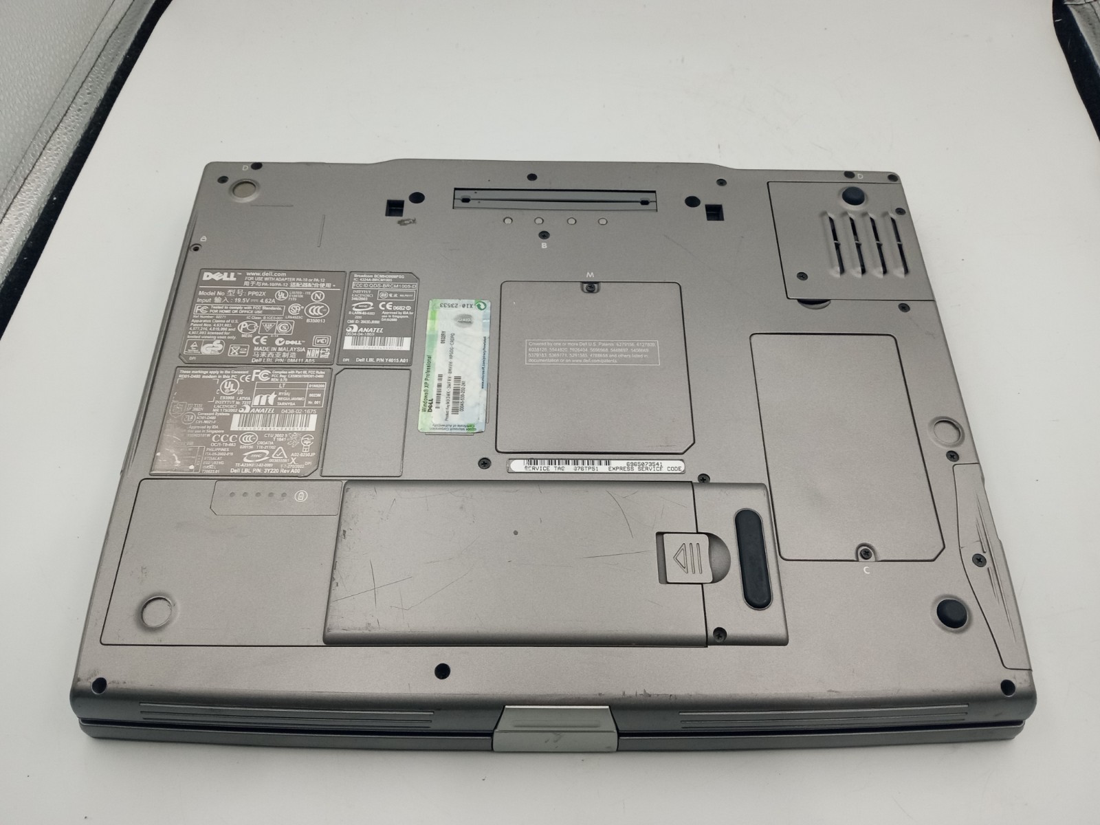Dell Latitude D800 Pentium M 1.7GHz 1GB RAM 80GB HDD WinXP FX5200 – READ -RR