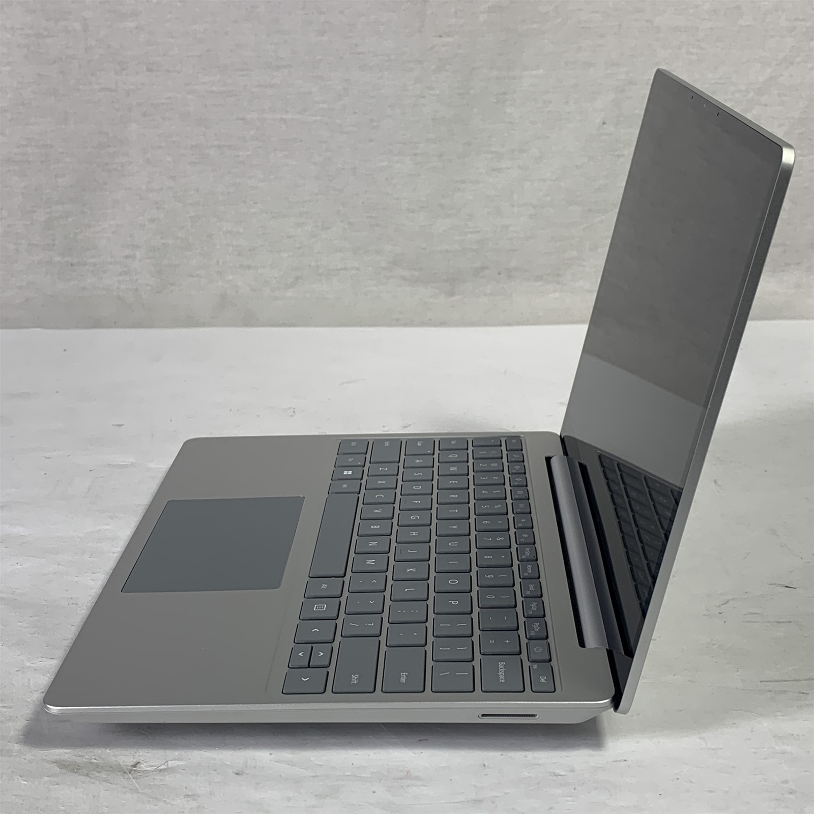 Microsoft Surface Laptop Go 2 12.4″ i5-1135G7 2.4GHz 16GB 256GB NVMe SSD – Win11
