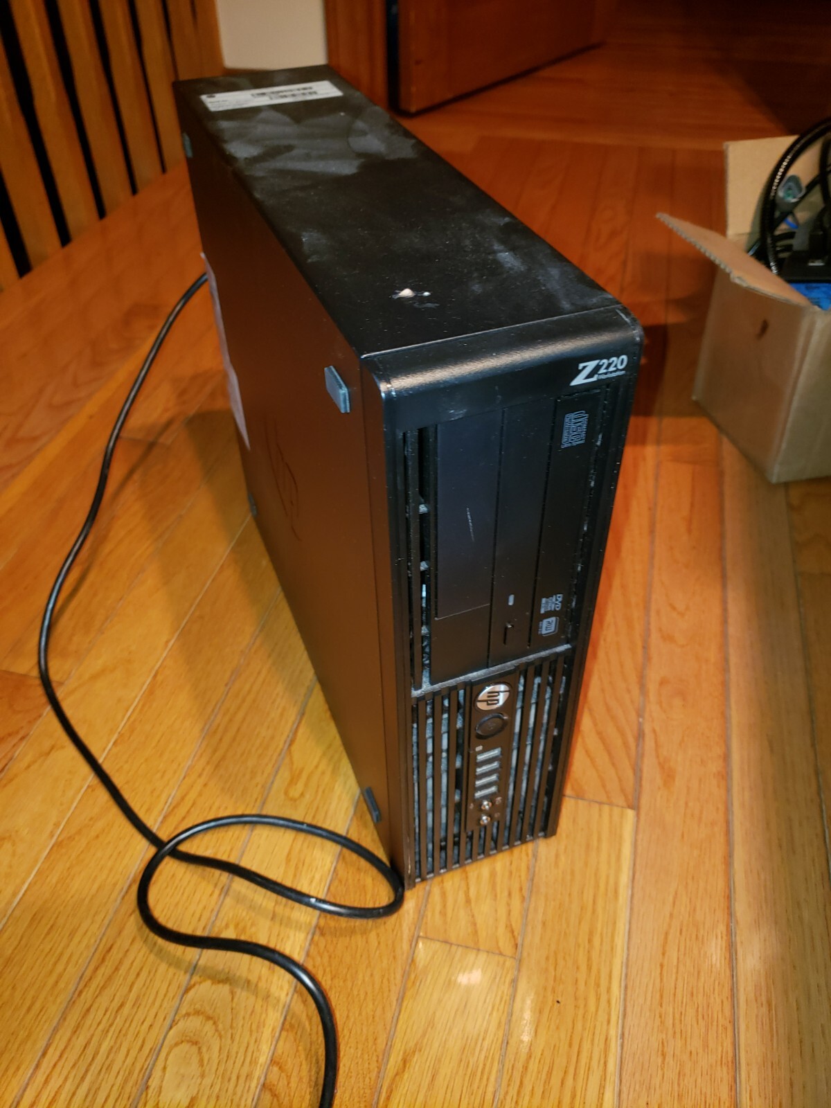 HP Z220 Workstation desktop computer READ DESCRIPTION PLEASE
