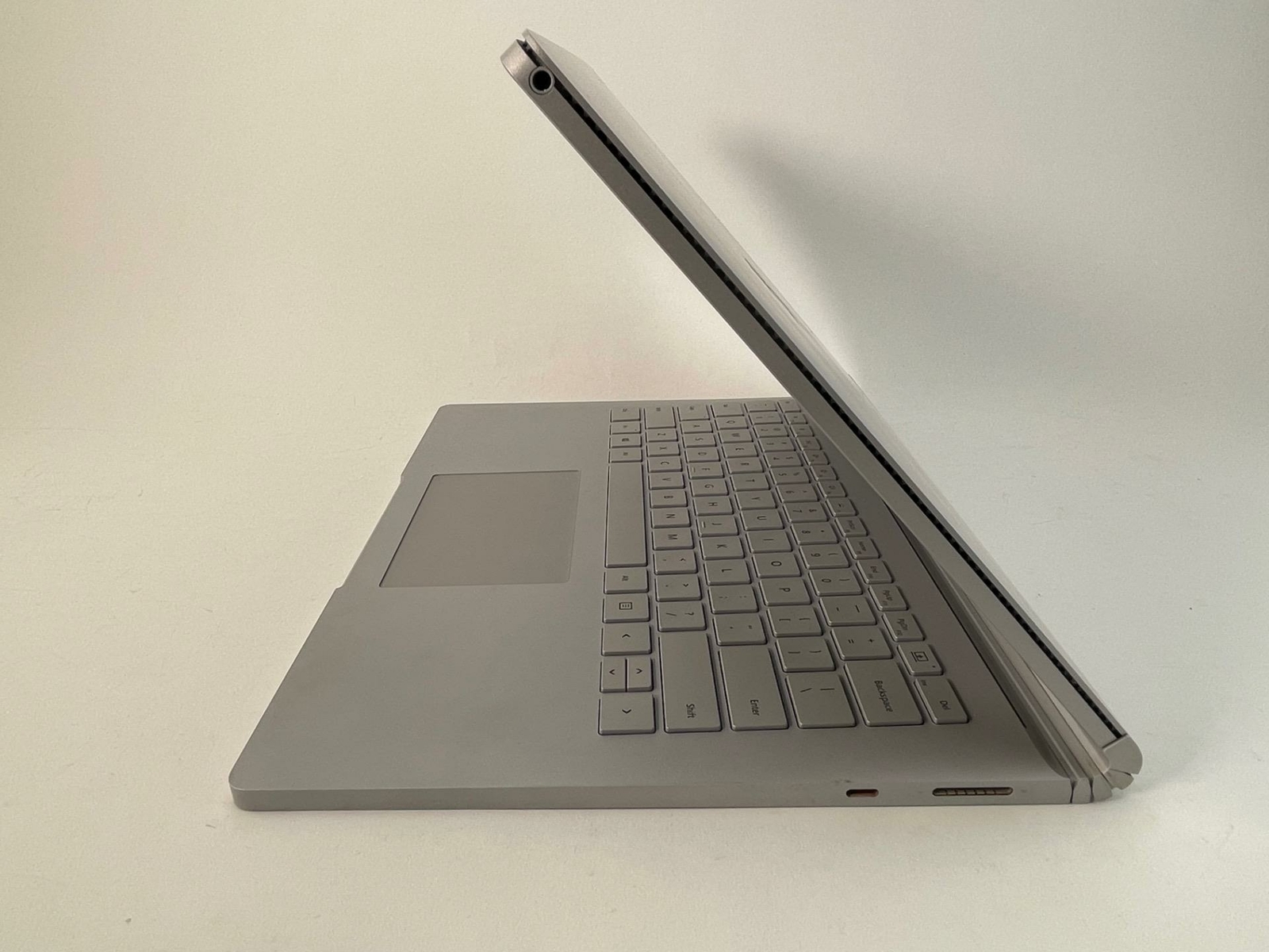 Microsoft Surface Book 2 13.5″ Touch PixelSen 2-in-1 Notebook (HMW-00001) Laptop
