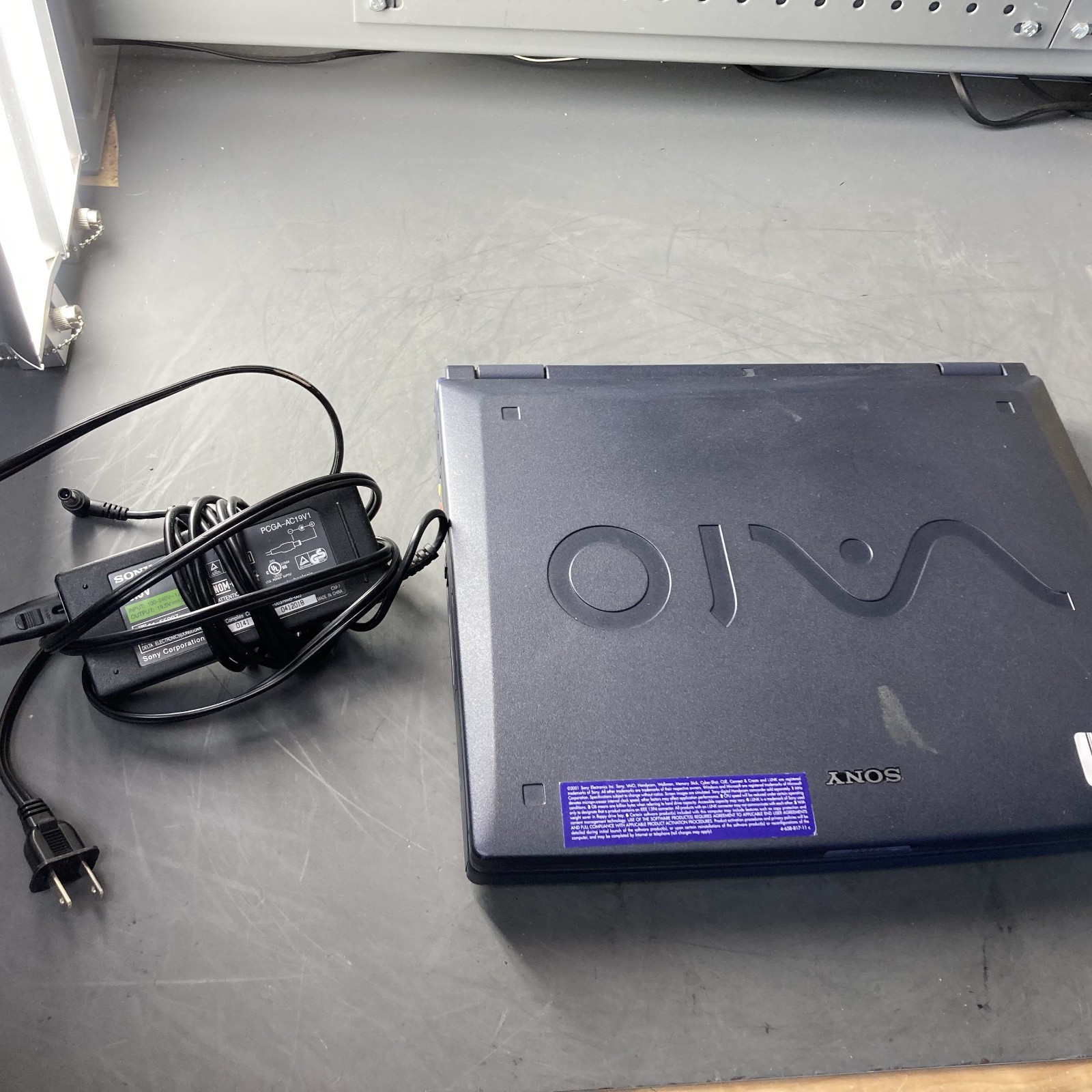 Sony VAIO PCG-FXA36 AMD Athlon Mobile 4 600MHz 256MB RAM 20GB HDD XP W/ AC