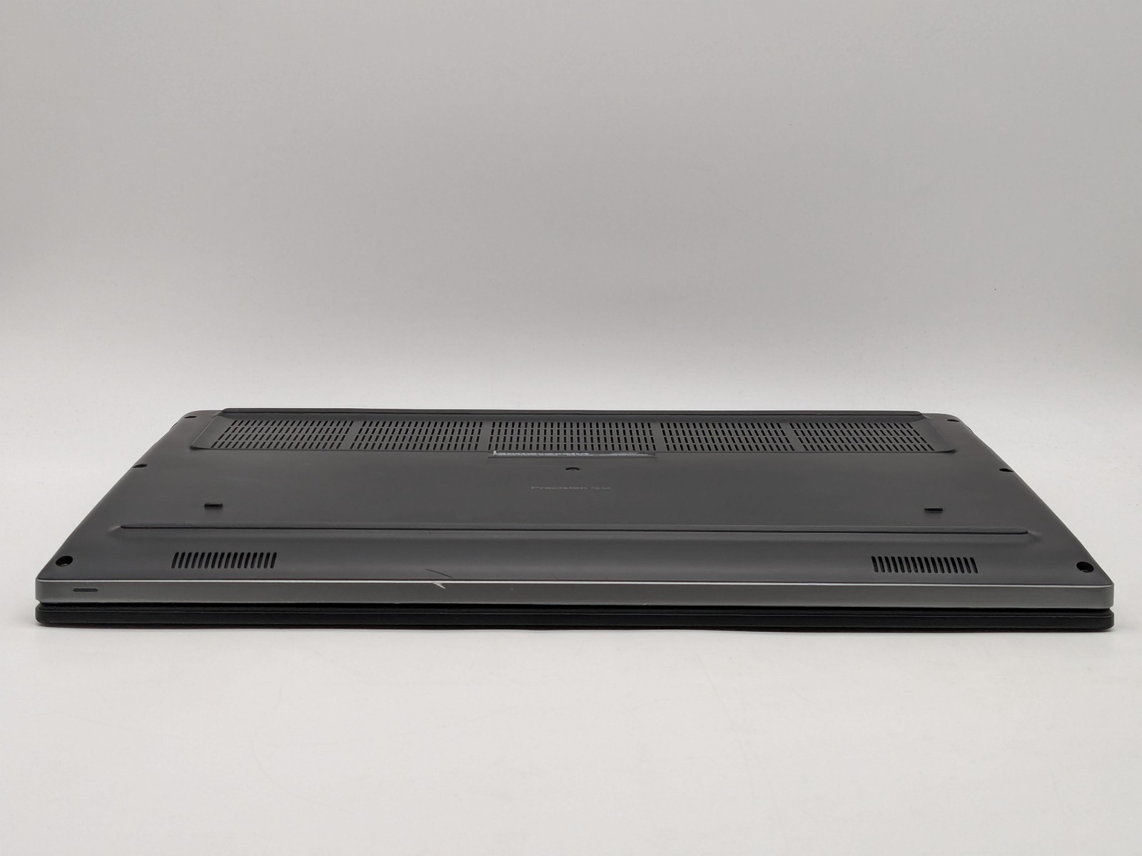 Dell Precision 7530 15″ FHD I9-8950HK 512GB SSD 32GB W11 Quadro P1000 Backlit