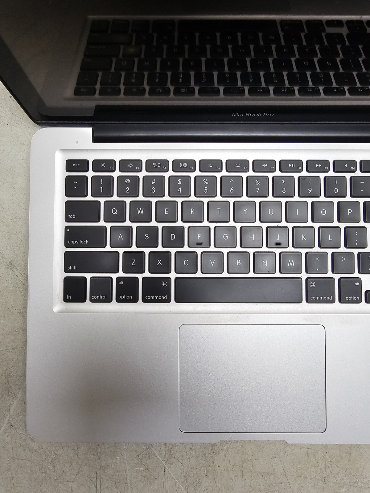 Apple MacBook Pro 9,2 Laptop – Good Image, glass cracked – 2.5 Ghz – Read Desc.