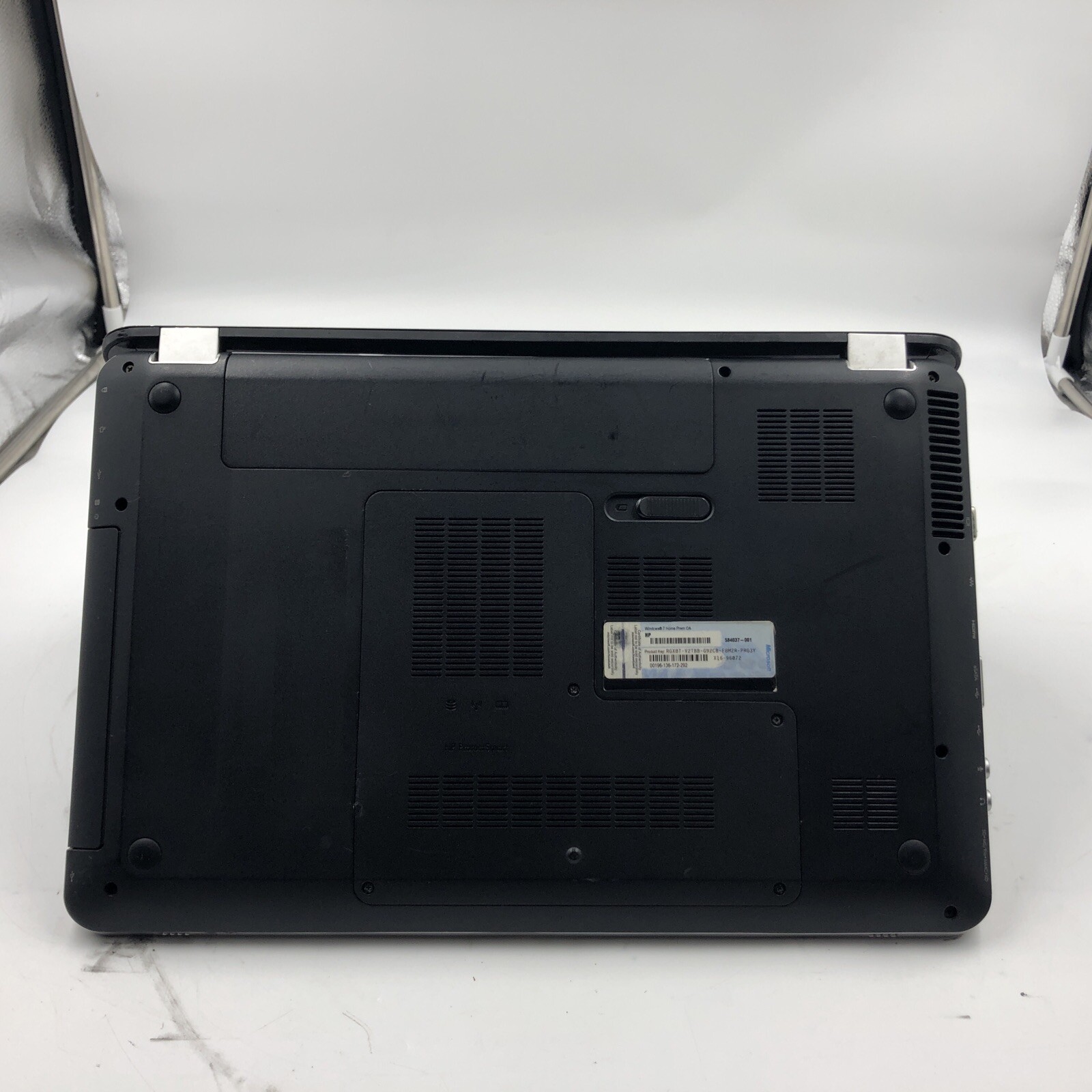 HP Pavilion DV6 Laptop i3-M350 2.27GHz 4GB RAM NO HDD/OS/Caddy Missing Screws