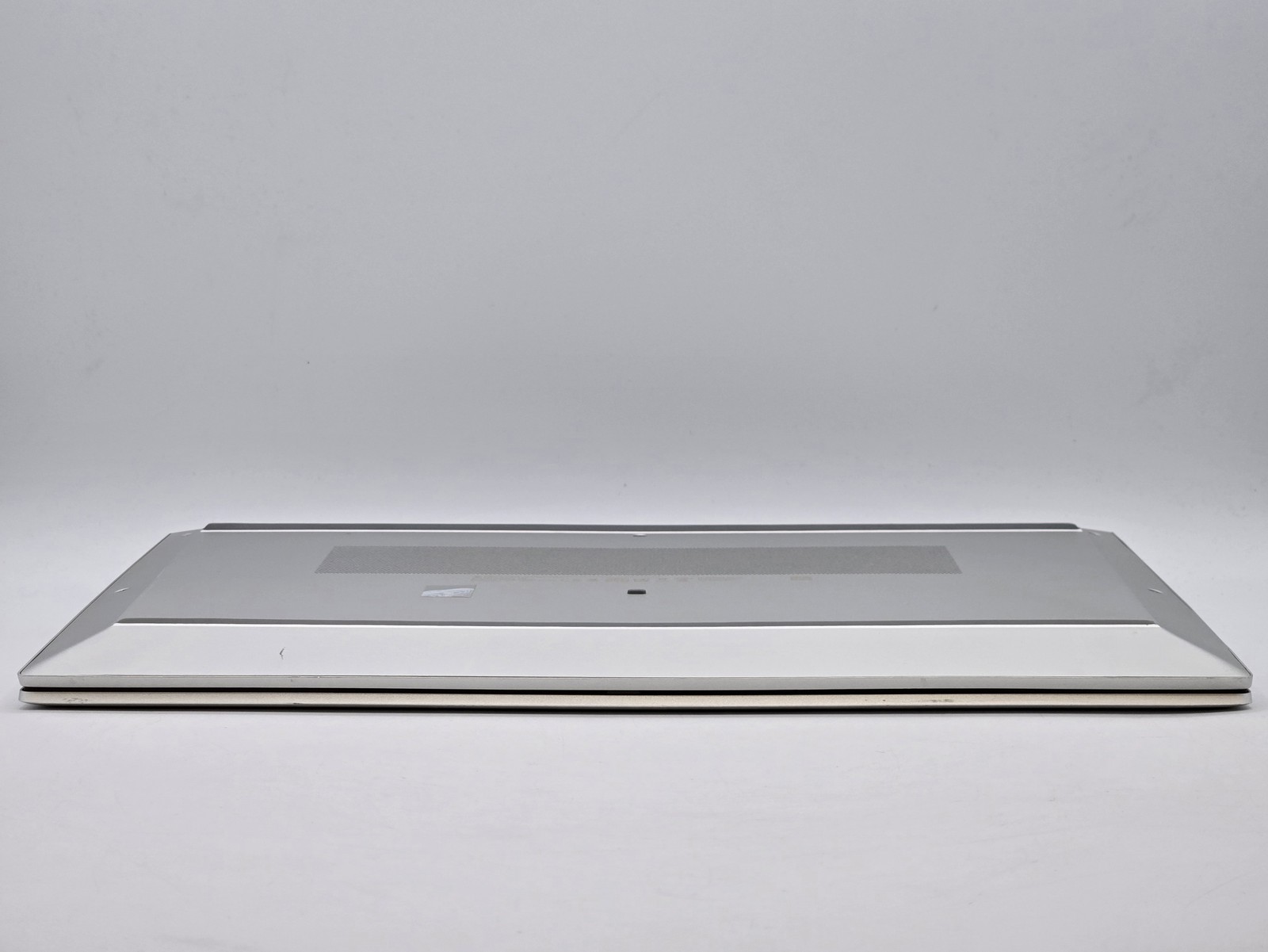 HP EliteBook 855 G8 15″ FHD Touch RYZEN 7 PRO 5850U 512GB SSD 16GB W11P IRCam