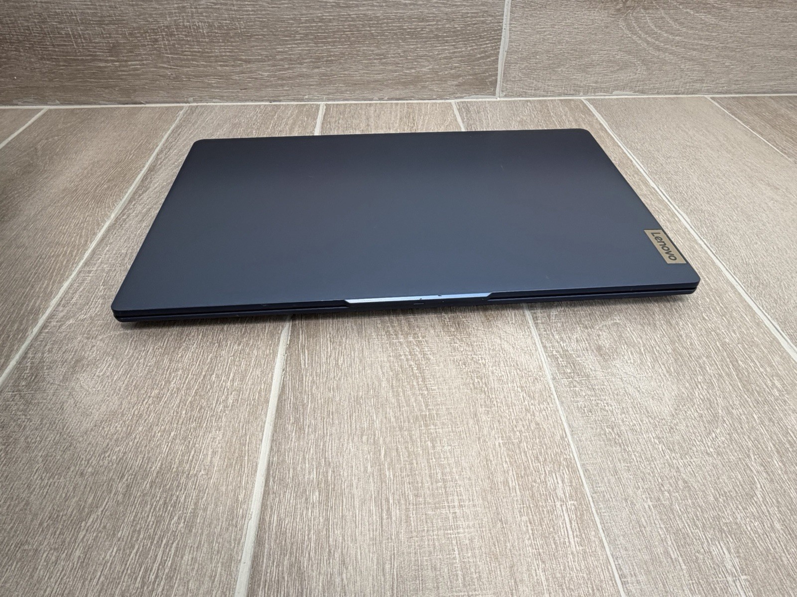 LENOVO IdeaPad Slim 3 15IAN8 15.6″ FHD Core i3-N305 8GB RAM 256GB NVMe Win-11