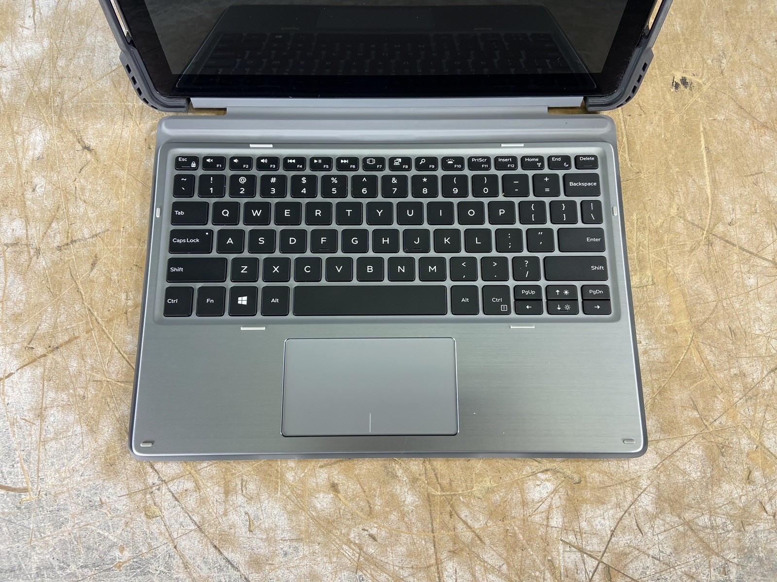 DELL LATITUDE 7210 2-IN-1 i5-10310U @ 1.70GHz, 8GB RAM, NO HDD/OS – (FOR PARTS)