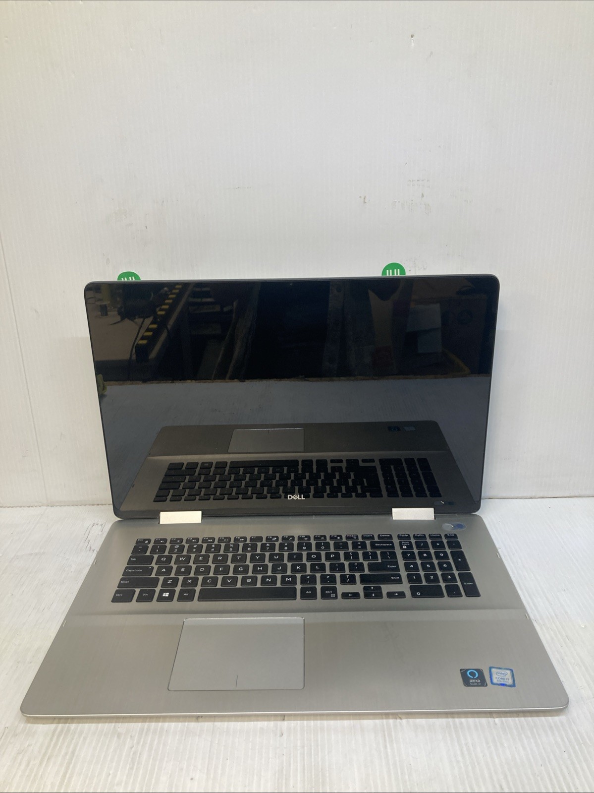 Dell Inspiron 7786 Intel Core i7-8565U 4GB Ram NO HDD Boot to BIOS