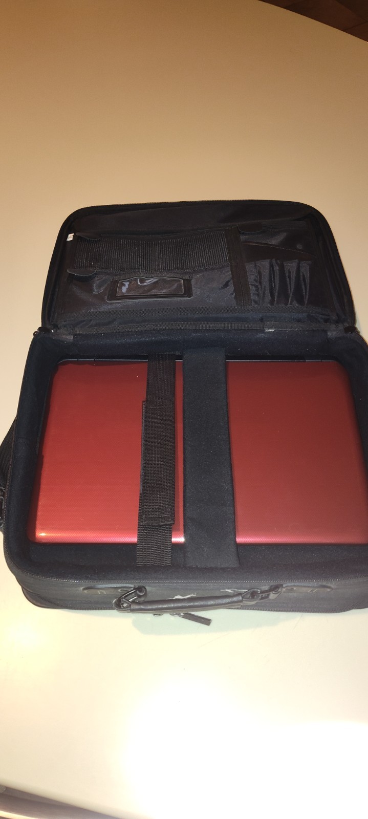 HP 15-F272WM 15.6″ Laptop WITH Dell Laptop case