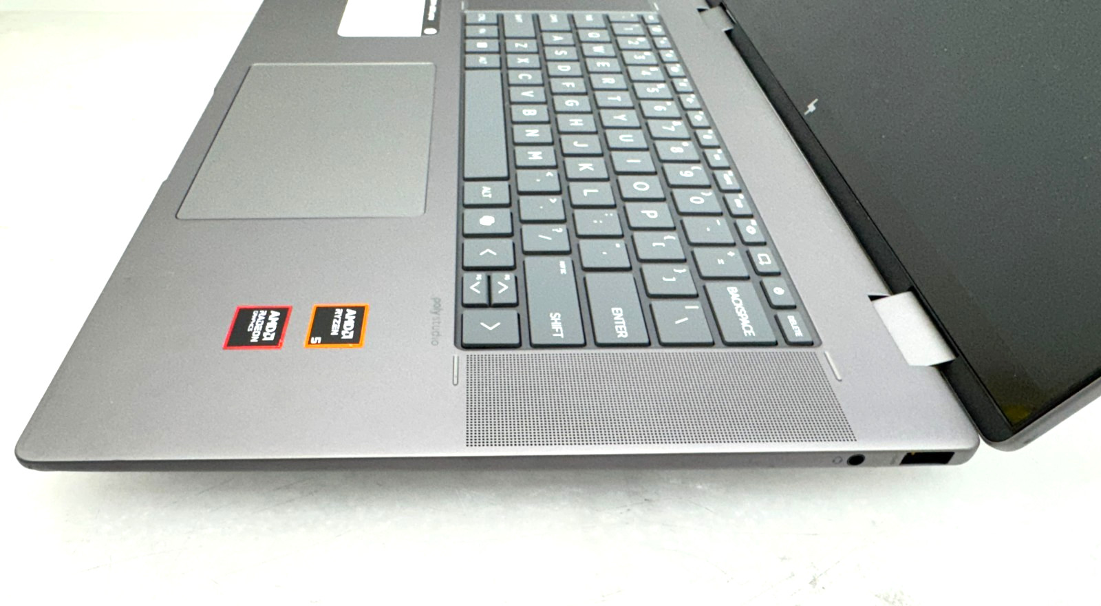HP ENVY X360 16-ad0013dx Touch AMD Ryzen 5 8640HS@3.50GHz8G 256 Win11 *Read*