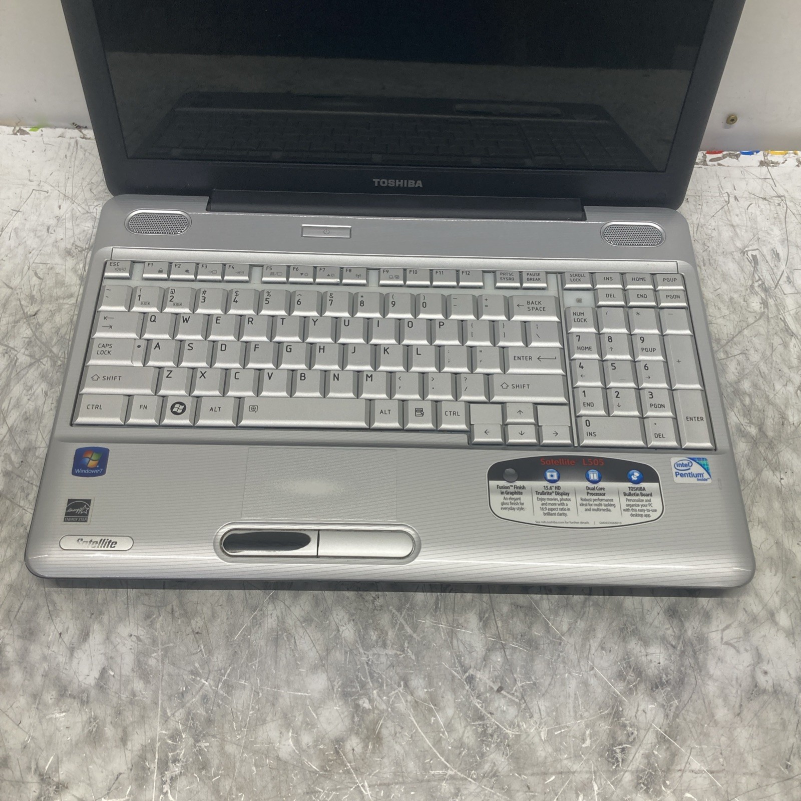 Toshiba Satellite L505 Pentium Dual-Core T4400 2.20GHz 3GB no HDD Boot to BIOS