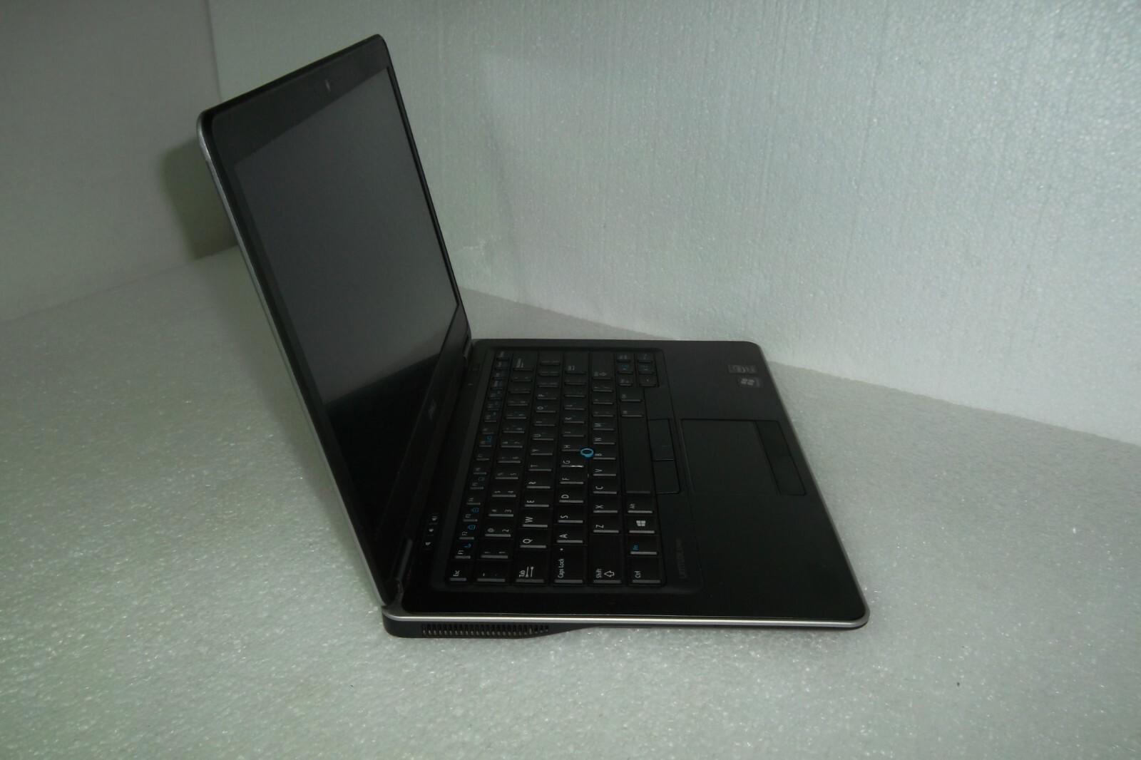 Dell Latitude E7440 Intel i5-4200U (4th Gen) 8GB WiFi 320GB Webcam Bluetooth