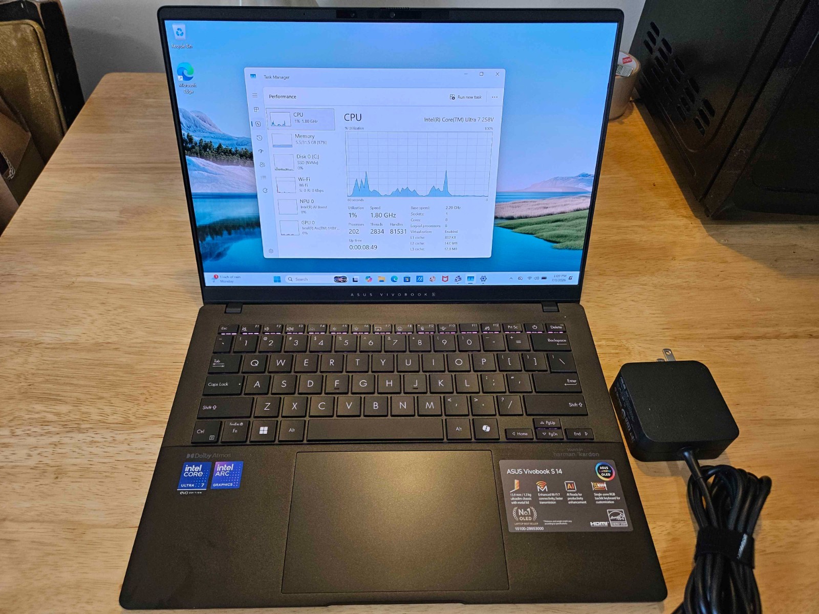ASUS S5406SA-WH79 Vivobook S 14 14″ WUXGA Ultra 7 258V 2.2GHz Intel Arc Graphics
