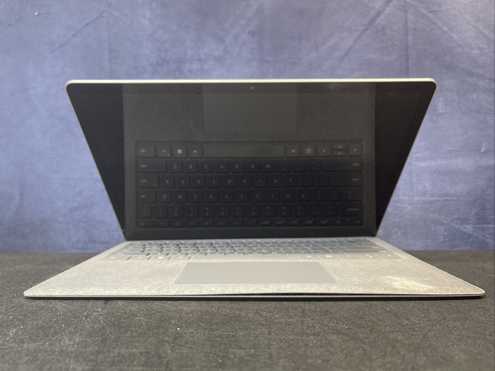 Microsoft Tested LCD Screen w/ Chassis & Battery – No Motherboard