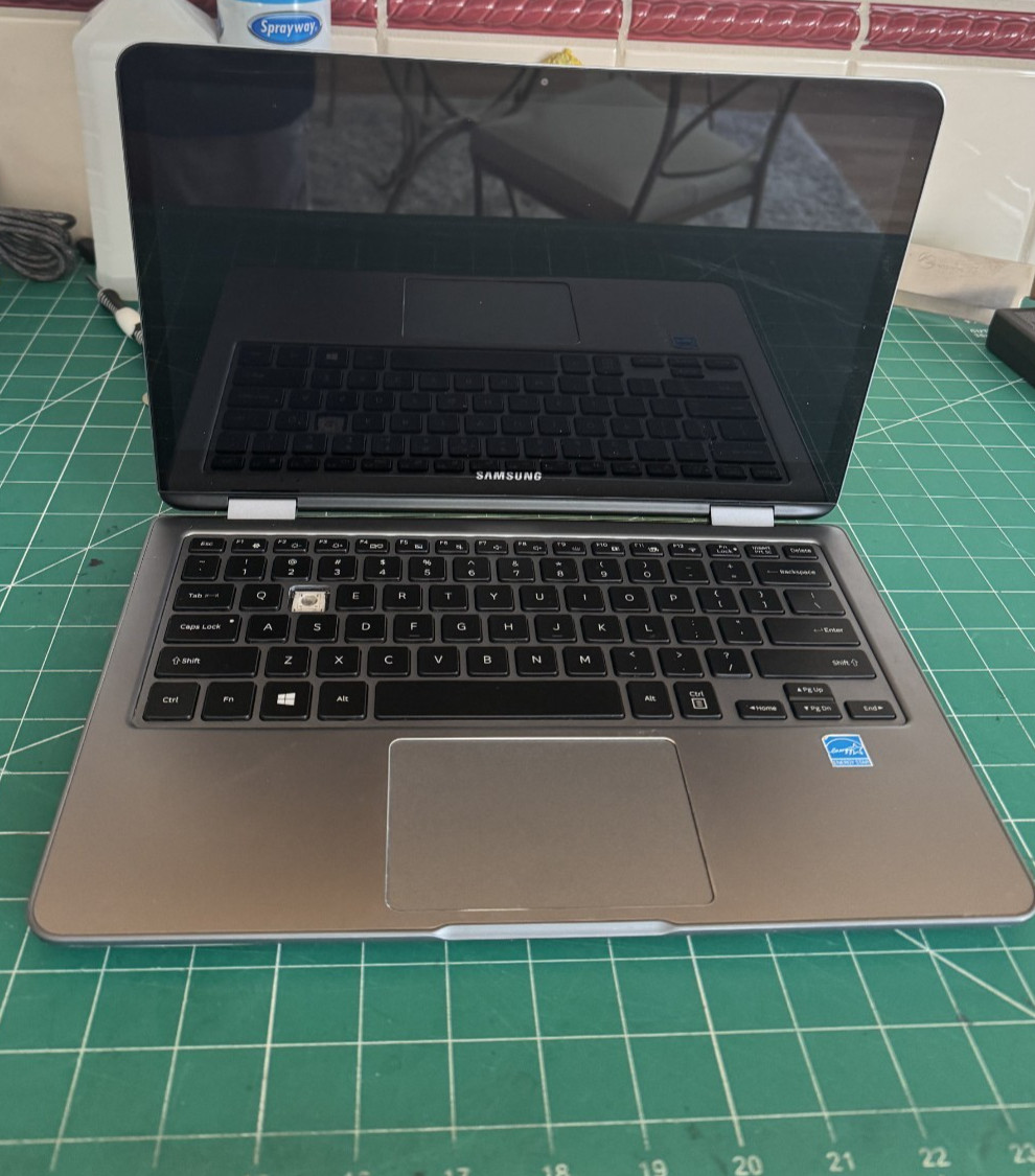 Samsung Notebook 7 13.3 FHD Touch, Intel i5 8th , 8GB, 256GB SSD NP7300AA-K01US
