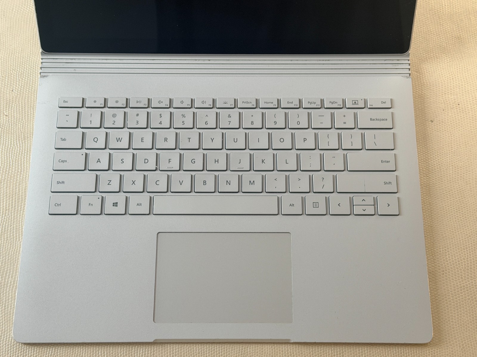 Microsoft Surface Book 2 13.5″ Laptop Core i5-7300U CPU w/ Retail Box & Charger