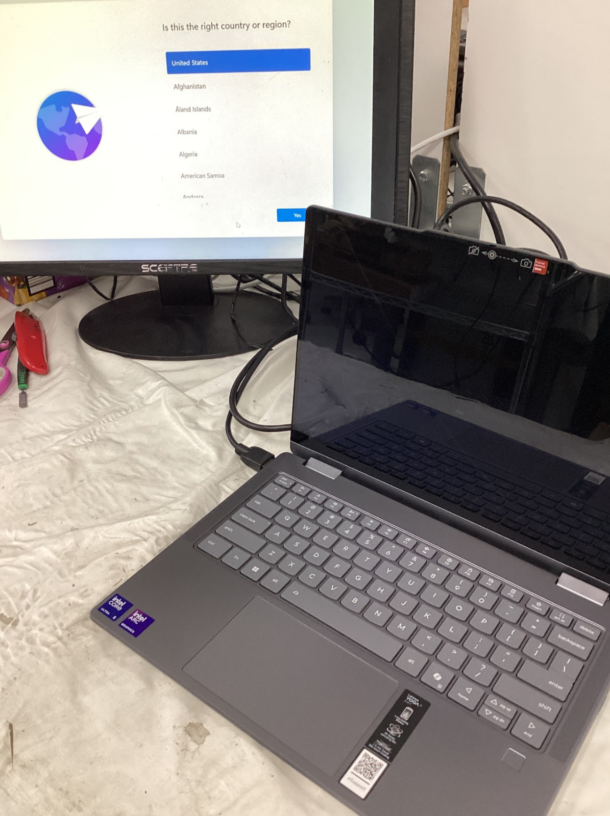 Lenovo Yoga 7i 2-in-1 Copilot+ PC,14″ 600Nits OLED Touchscreen,Ultra 5 226V,used