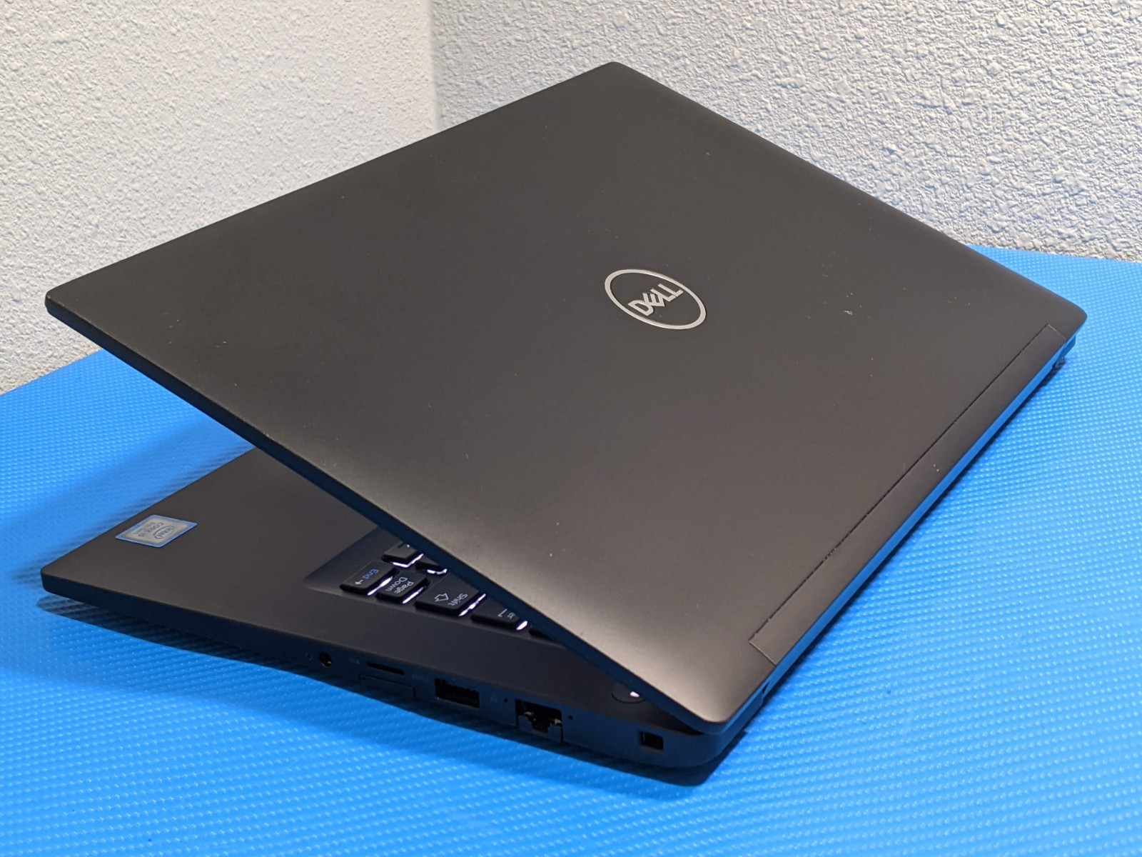 Dell Latitude 7490 14″ FHD Intel Core i5-8250U 1.6GHz 8GB 256GB SSD Win11Pro +PA