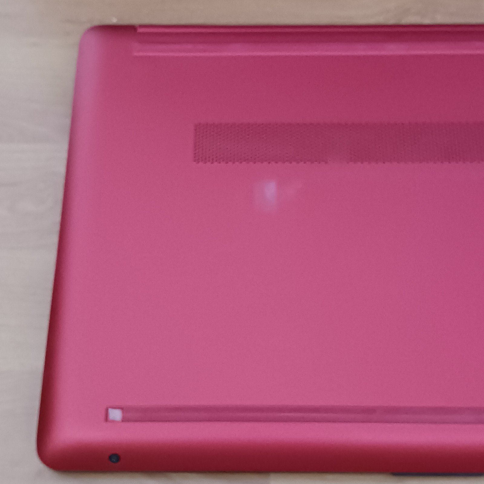 HP 15-dw0083wm Red Intel(R) Pentium(R) Silver Windows 11 4GB 240Gb SSD