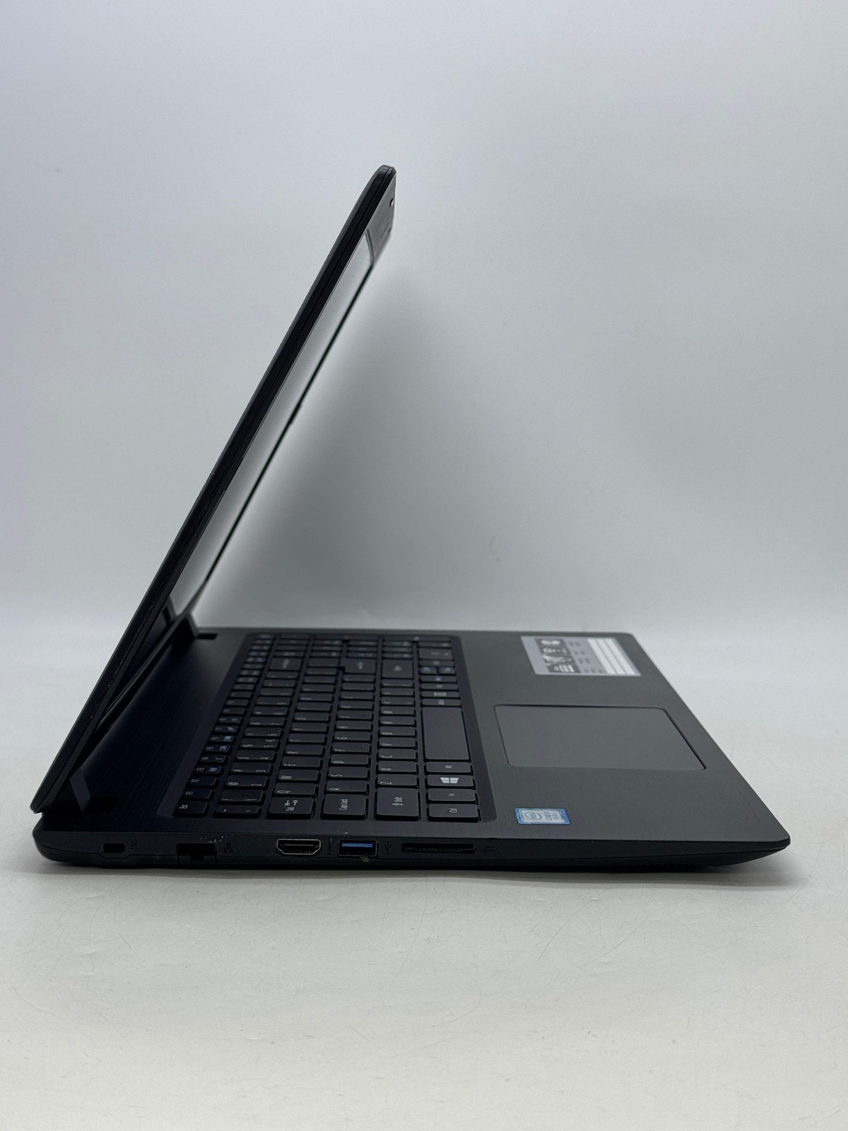 Acer Aspire 3 A315-51 Core i3 7th Gen 4GB RAM 1TB HDD 15.6″ Black For Parts