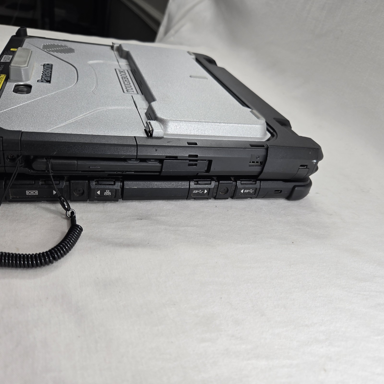 Panasonic Toughbook CF-33 i7-10810U 1.10GHz 512GB SSD 32GB Ram 4G GPS — Grade B
