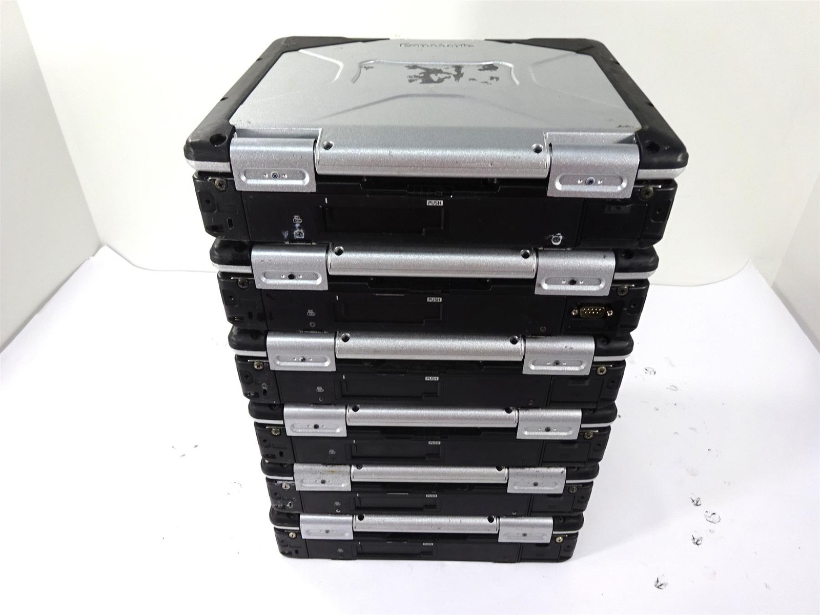 Lot 6 – Panasonic CF-31 MK5 Core i5-5300U 2.3GHz 4GB – Bios Locked – No HHD