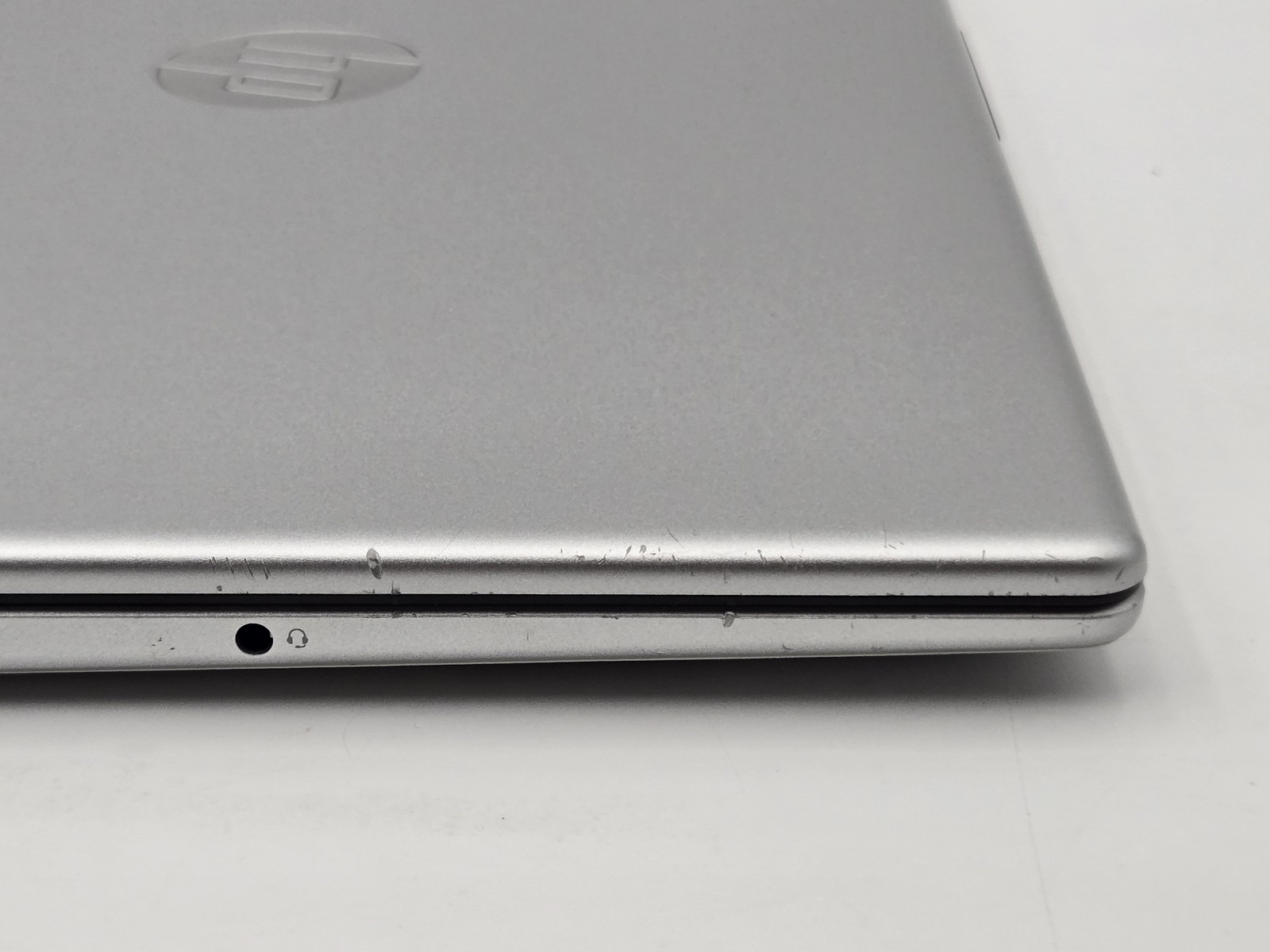 HP Laptop 15-fd0023dx 15″ HD Touch I3-1215U 256GB SSD 8GB W11 Webcam
