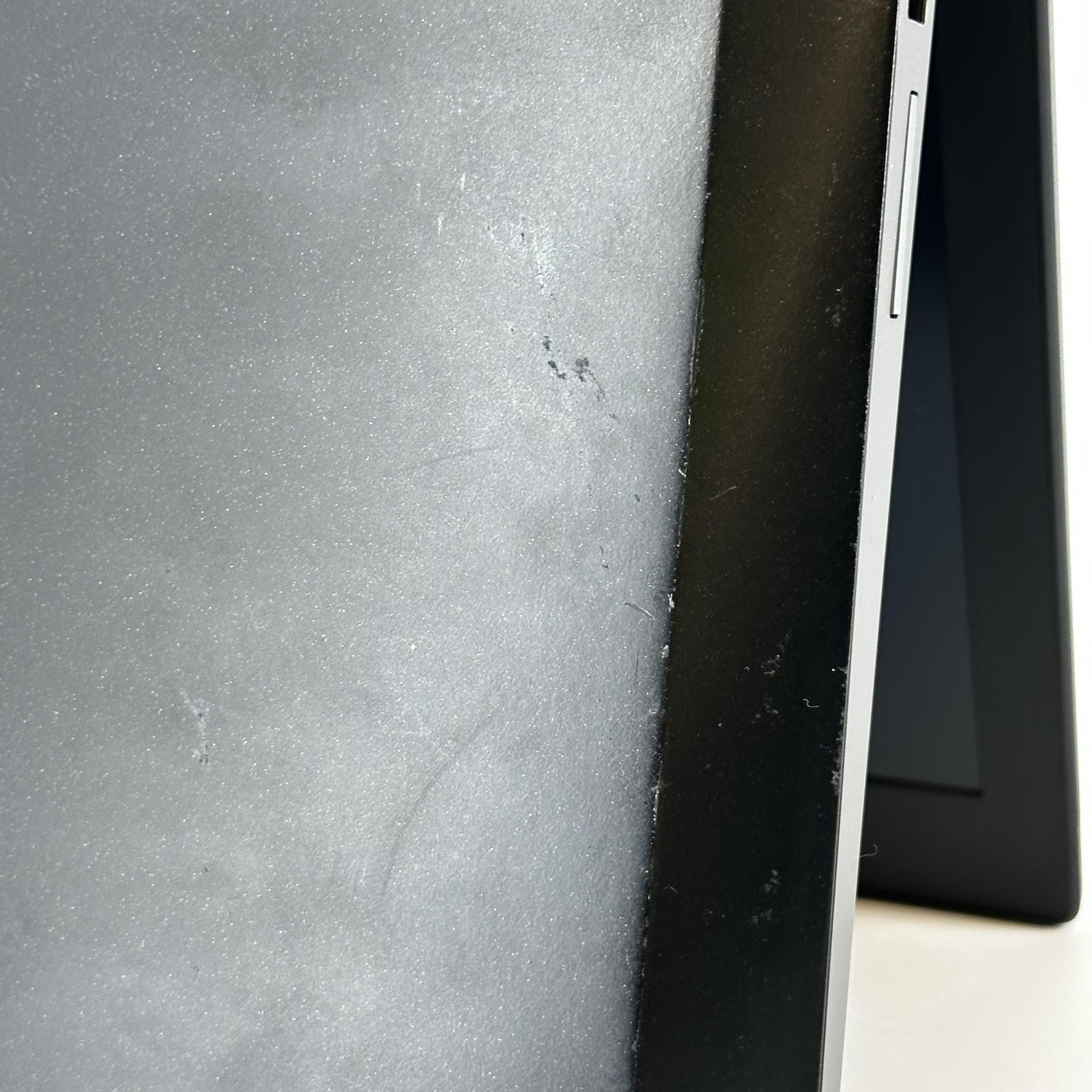 HP ZBook 15 G6 FHD i9-9880H 2.30GHz 32GB 1TB SSD NVIDIA Quadro T2000 Good