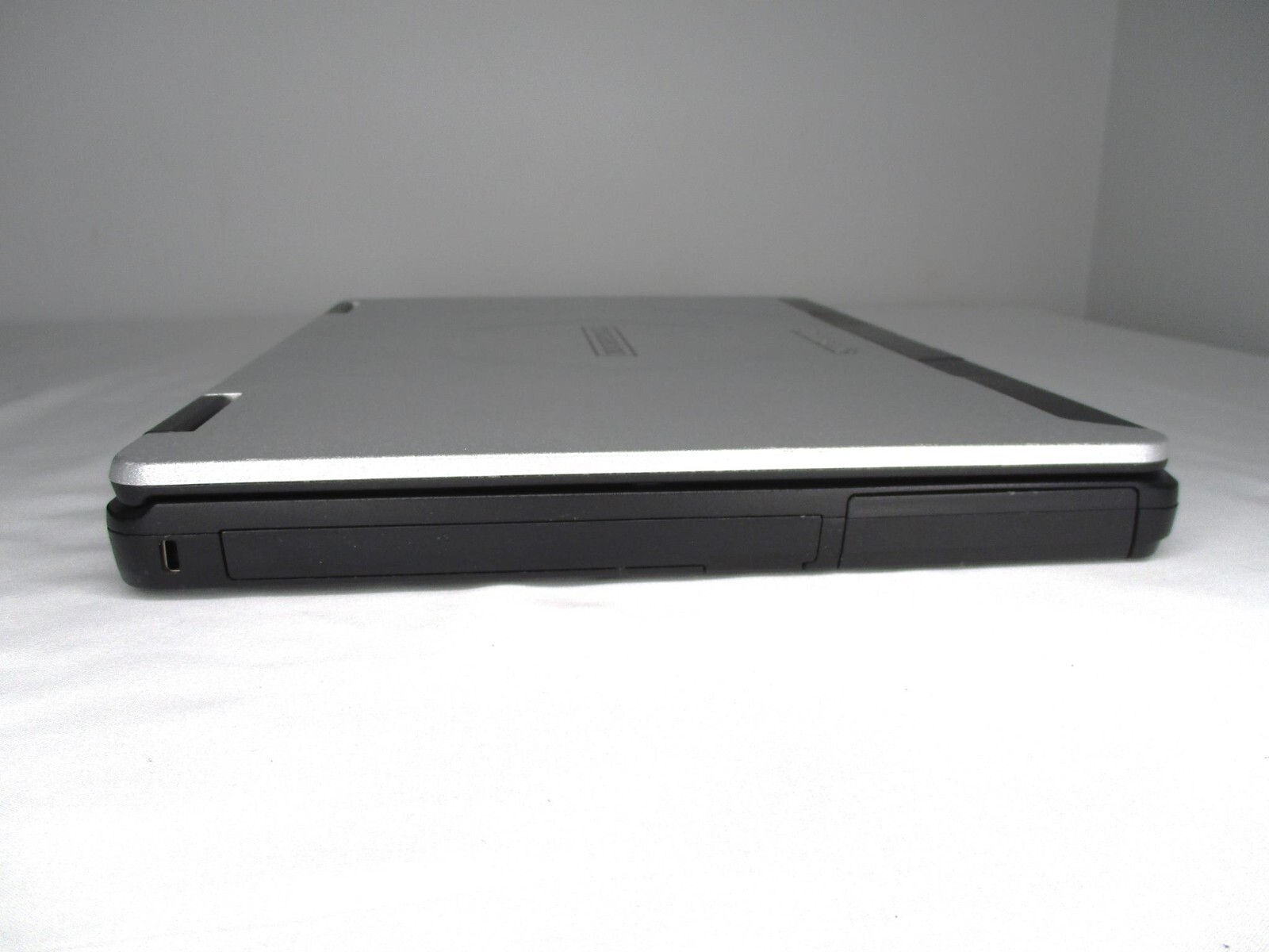 Panasonic Toughbook CF-54 14″ HD i5-5300U 2.3Ghz 8GB 128GB SSD Wi-Fi – LOW HOURS