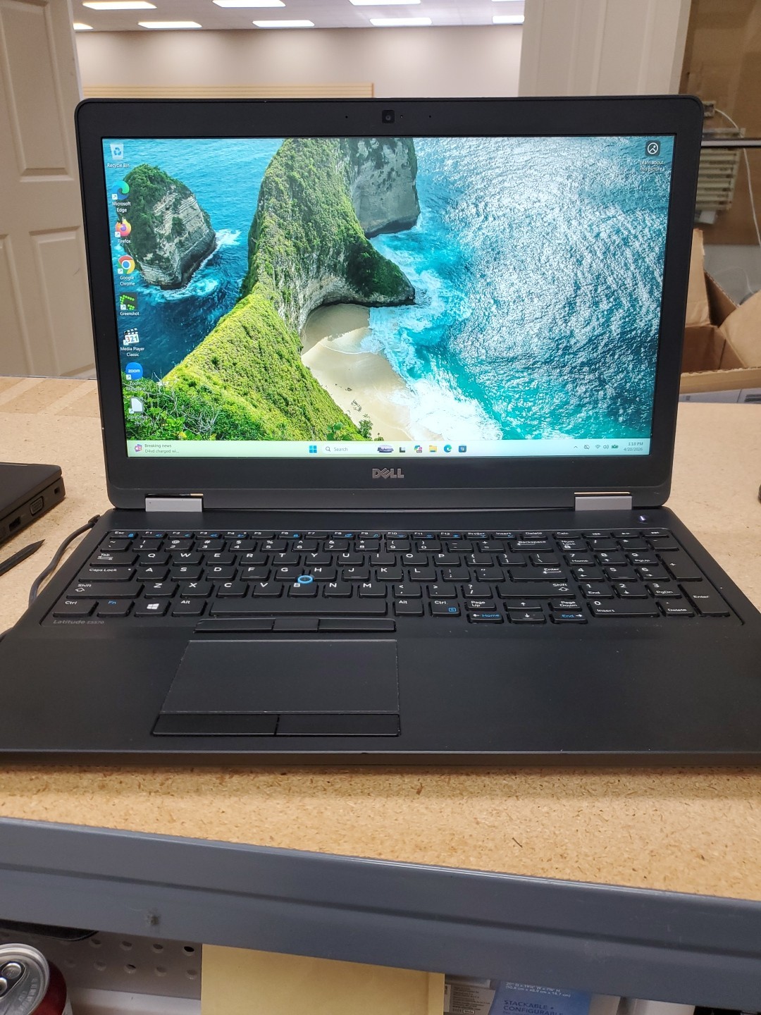 Dell Latitude E5570 15.6″ (500g SSD, Intel Core i5 6th Gen., 8GB) 042026-2