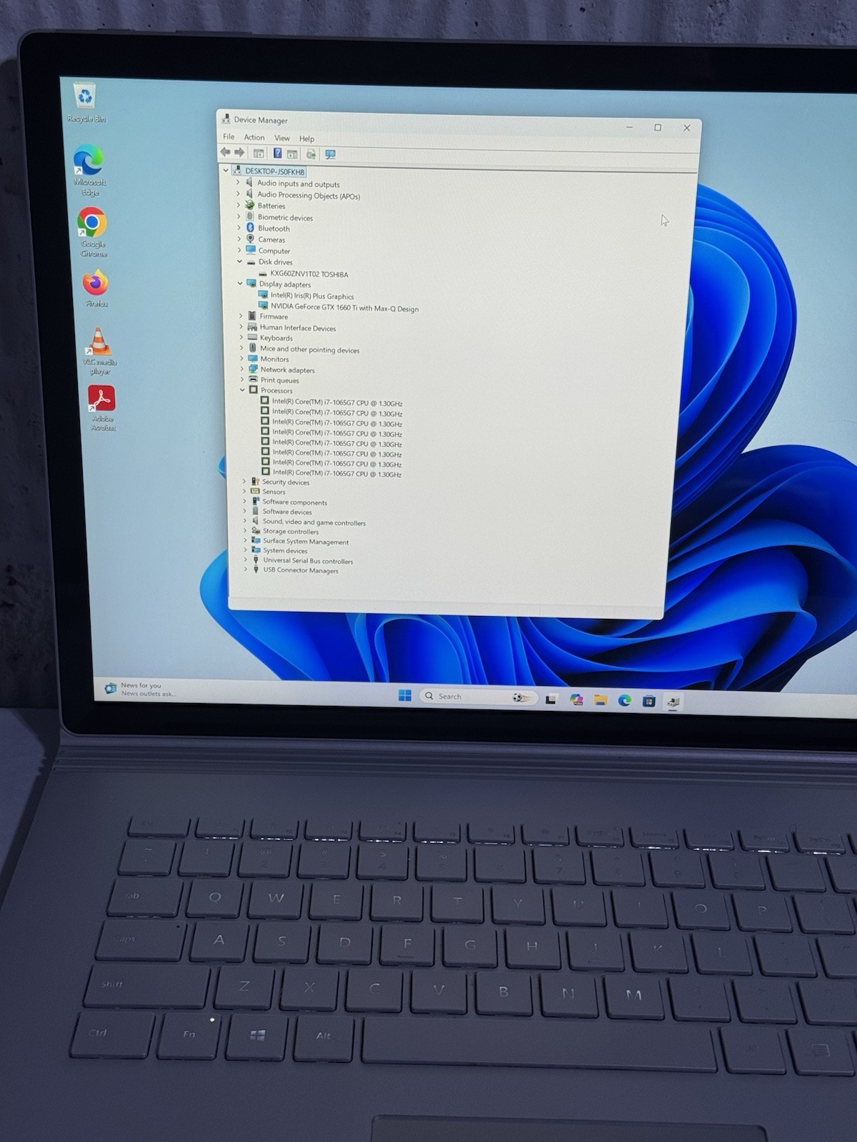 Microsoft Surface Book 3 1899 TOUCHSCREEN Intel i7 10th, 1tb, 32GB Laptop ONLY!