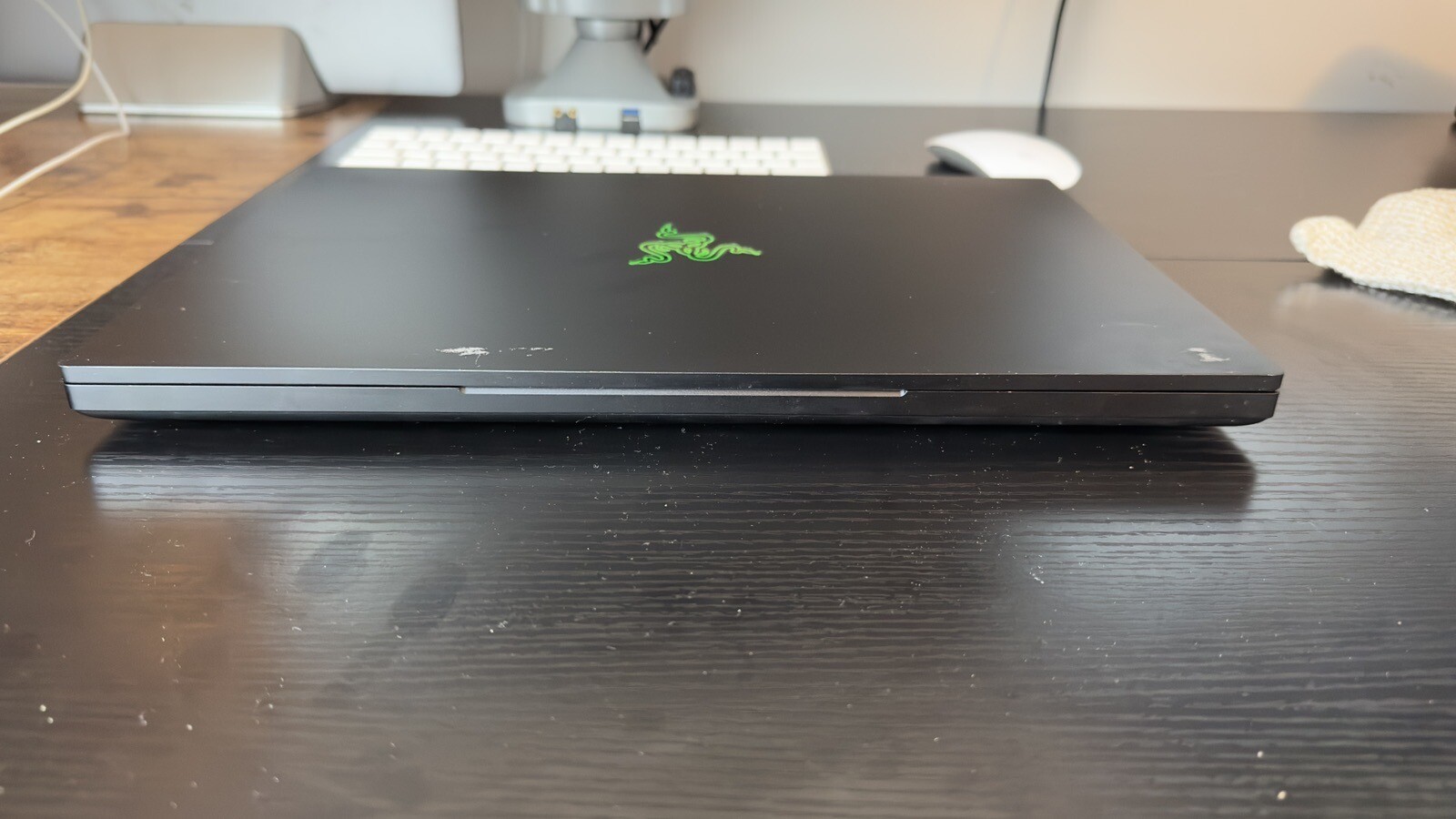 Razer Blade 15 15.6″ (256GB SSD, Intel Core i7-10750H, 2.6GHz, 16GB RAM) Laptop