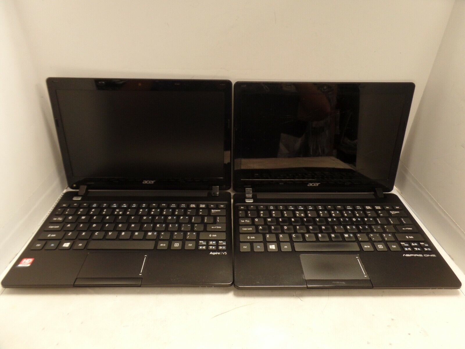 Lot of 2 Acer Aspire V5/ Acer one 11.6″ Laptops **AS IS PARTS NOT WORKING READ**