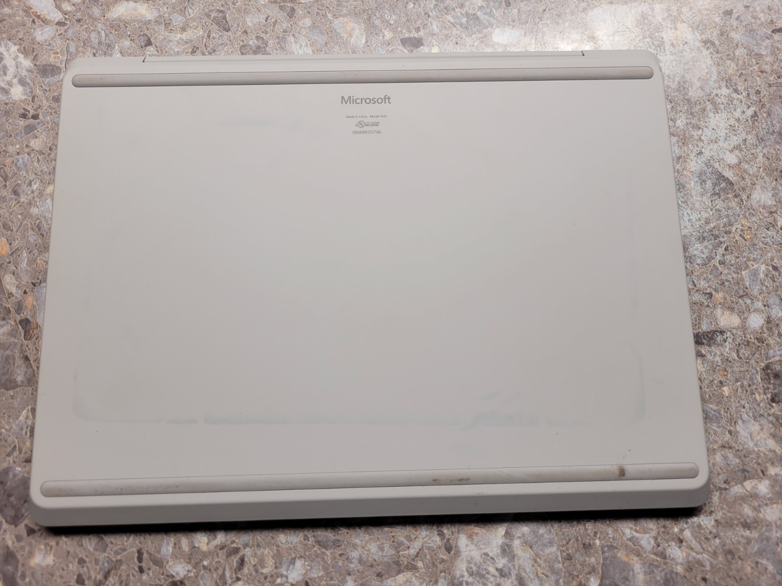 Microsoft Surface Laptop Go 1943 i5 1035G1 1.0GHZ 12.4″ 8GB 128GB Win 11 Mouse