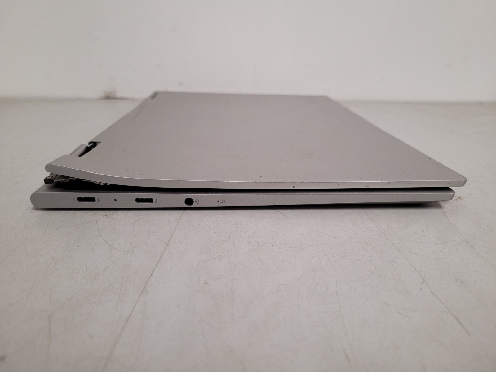 Lenovo yoga 730 131kb i5-8250u 1.6ghz 8gb ram no ssd *for parts READ MP1EXUL2