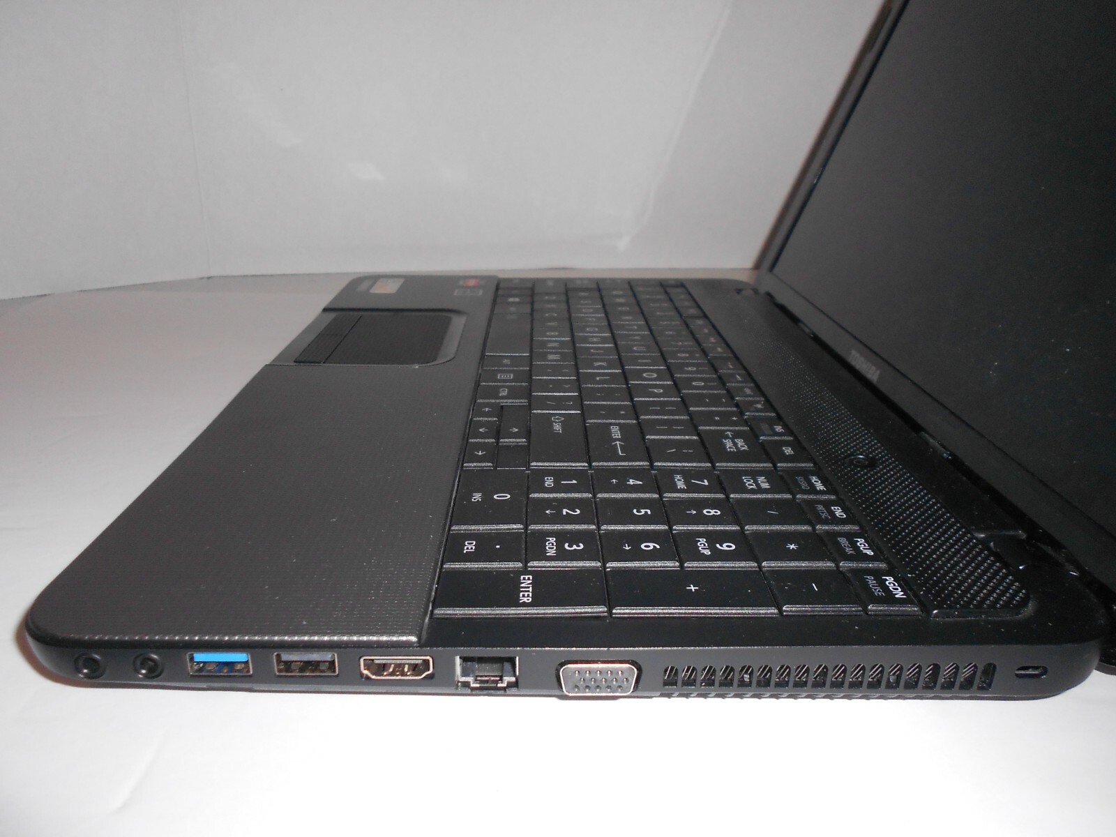 TOSHIBA SATELLITE C855D-S5116 AMD A6-4400M 2.70GHz 4GB RAM 250GB HDD WIN7 OFF13